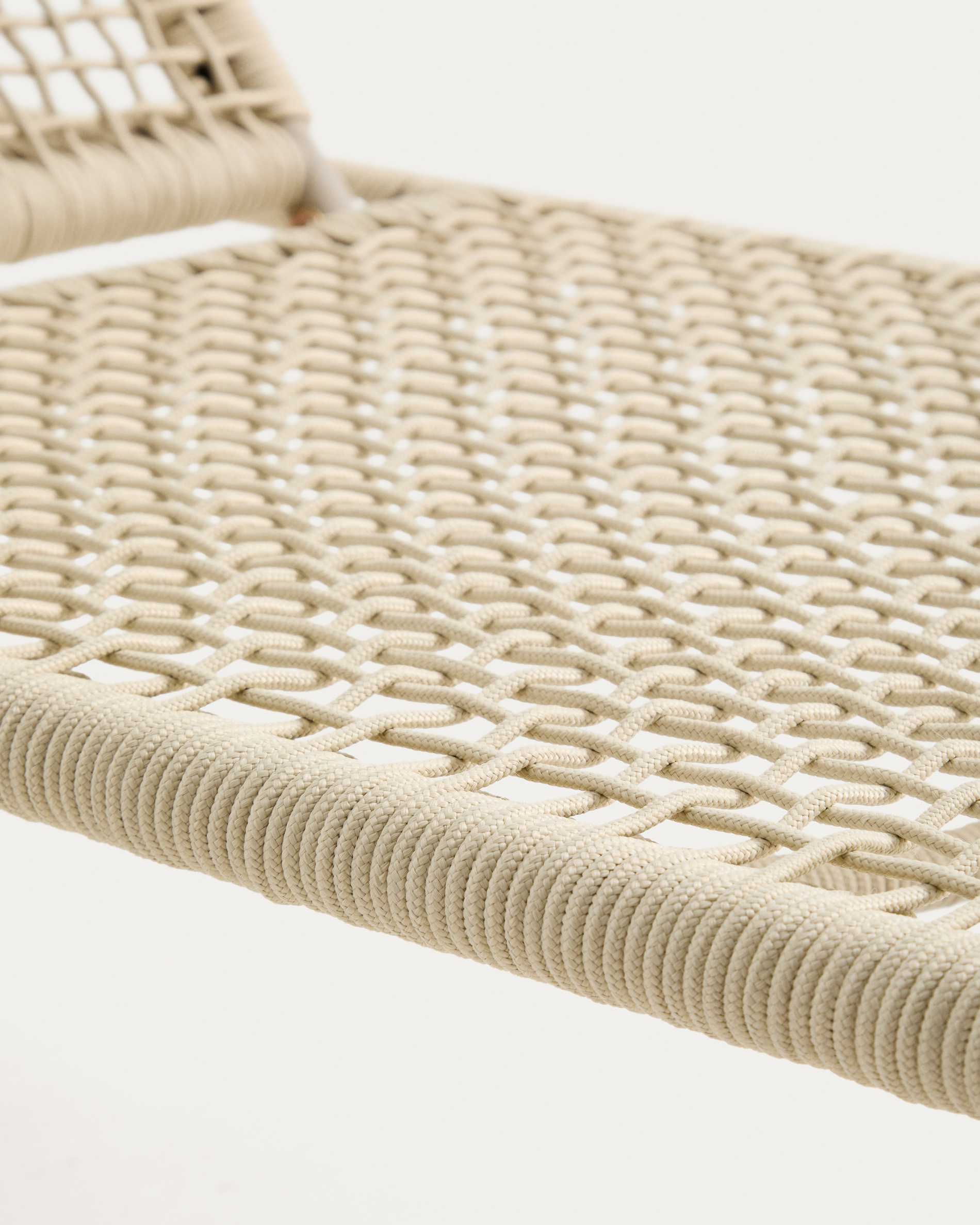 Dandara sun lounger in steel, ecru rope and legs in solid FSC 100% acacia wood