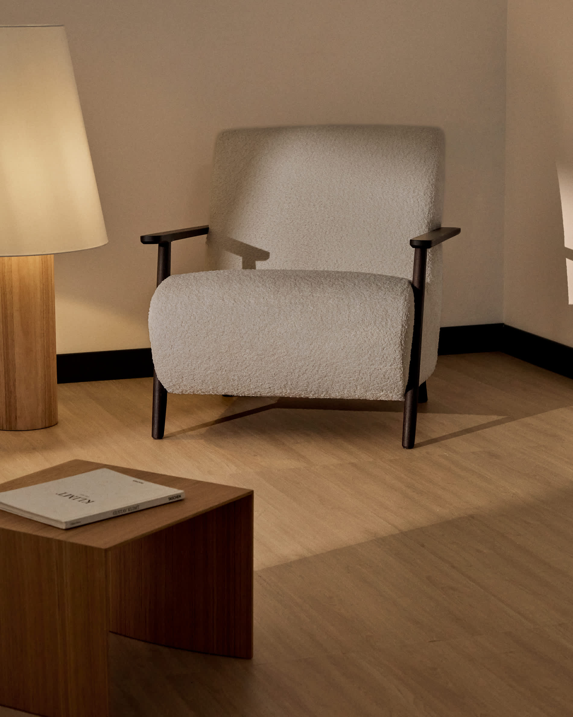 Meghan fire-retardant armchair in beige bouclé and solid ash wood with wenge-coloured finish FSC Mix Credit