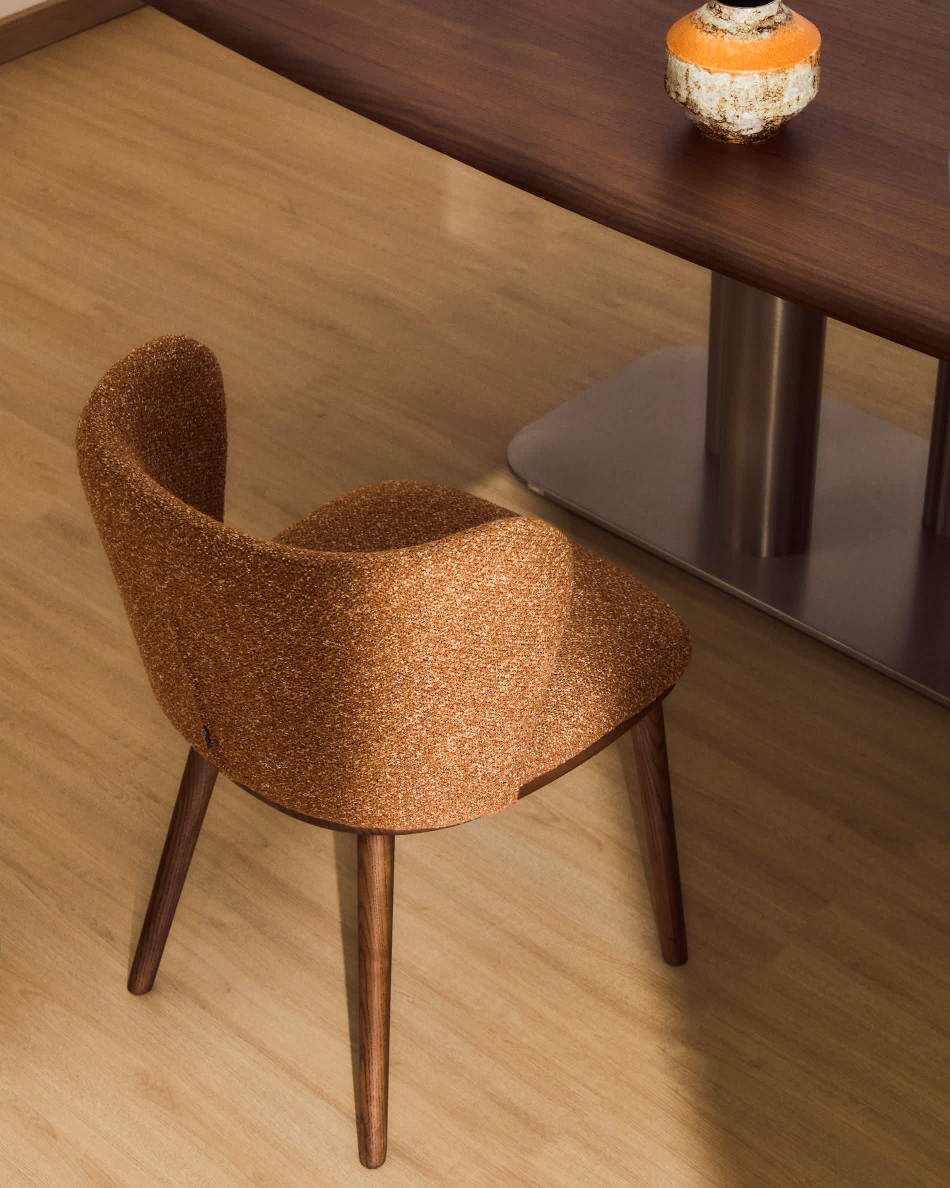Ciselia terracotta thick chenille chair with solid ash wood legs with walnut-coloured finish FSC Mix Credit