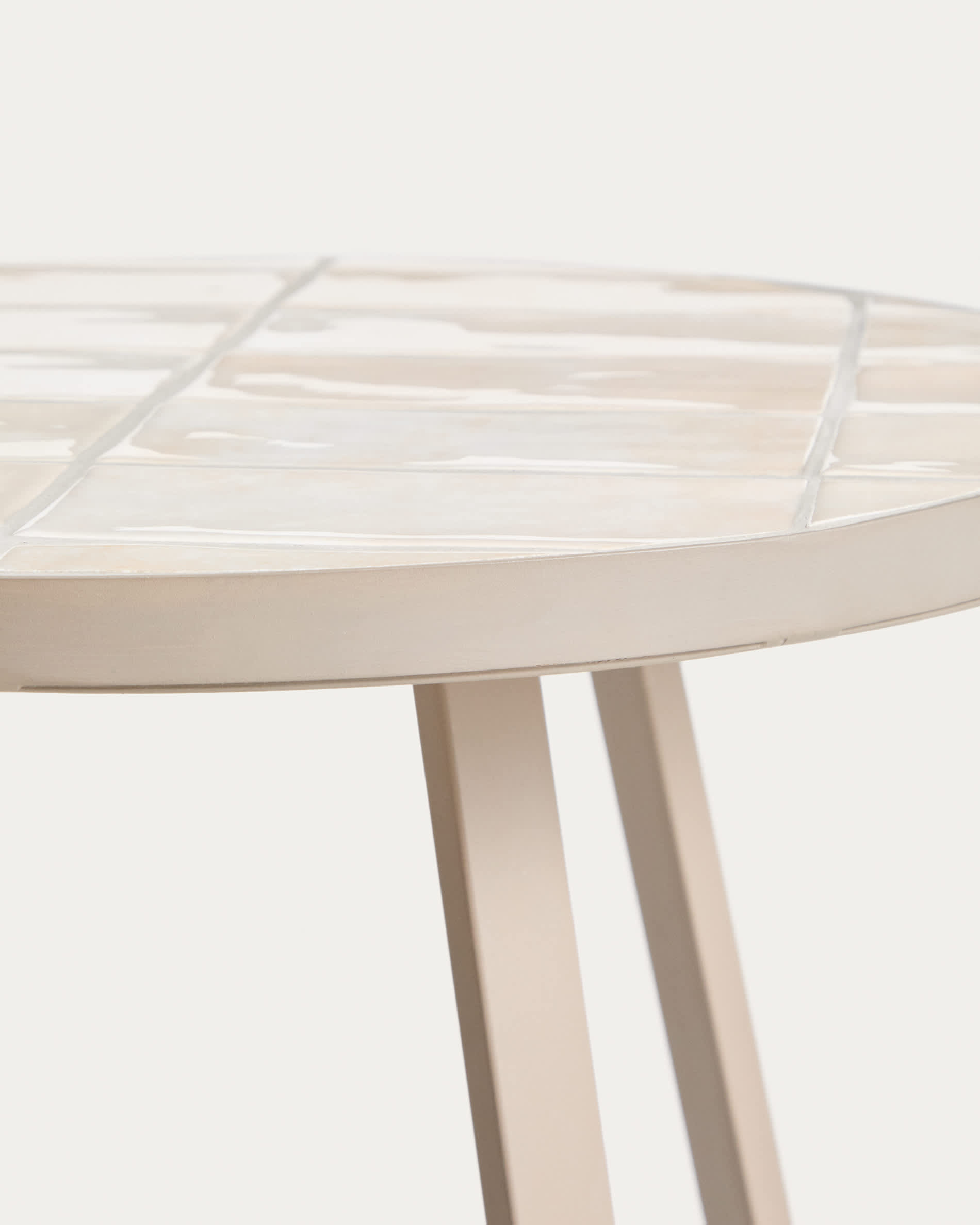 Tella round side table in galvanised steel with beige tiles Ø45 cm