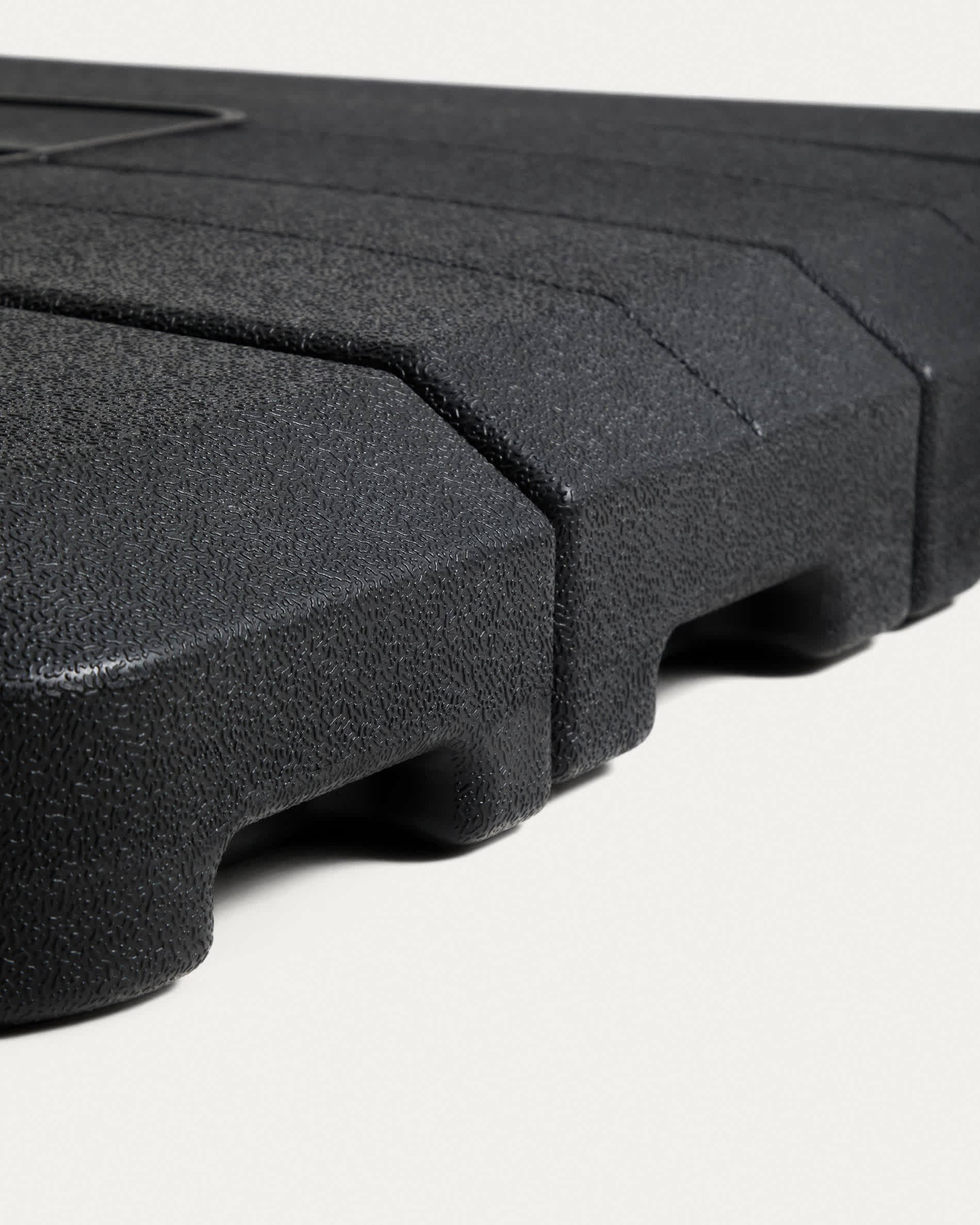 Alfaz base for cantilever parasol in black plastic 98 x 98 cm