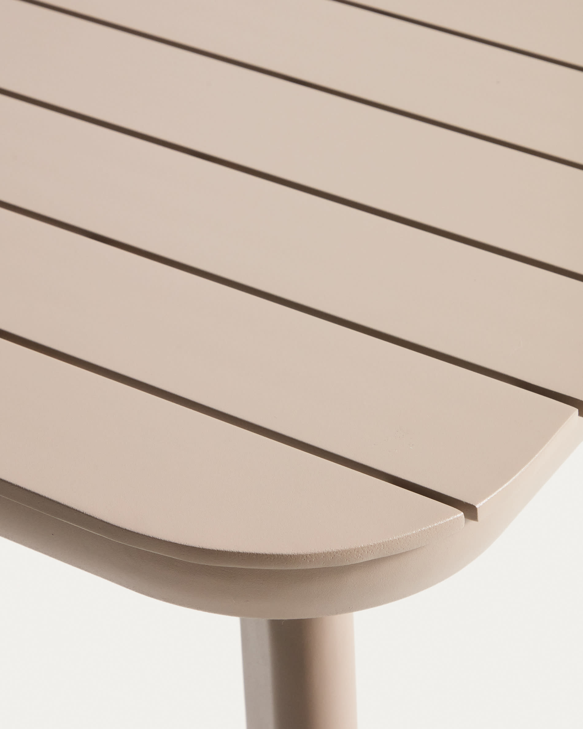 Izola extendable outdoor table in aluminium with taupe finish 220 (280) x 100 cm