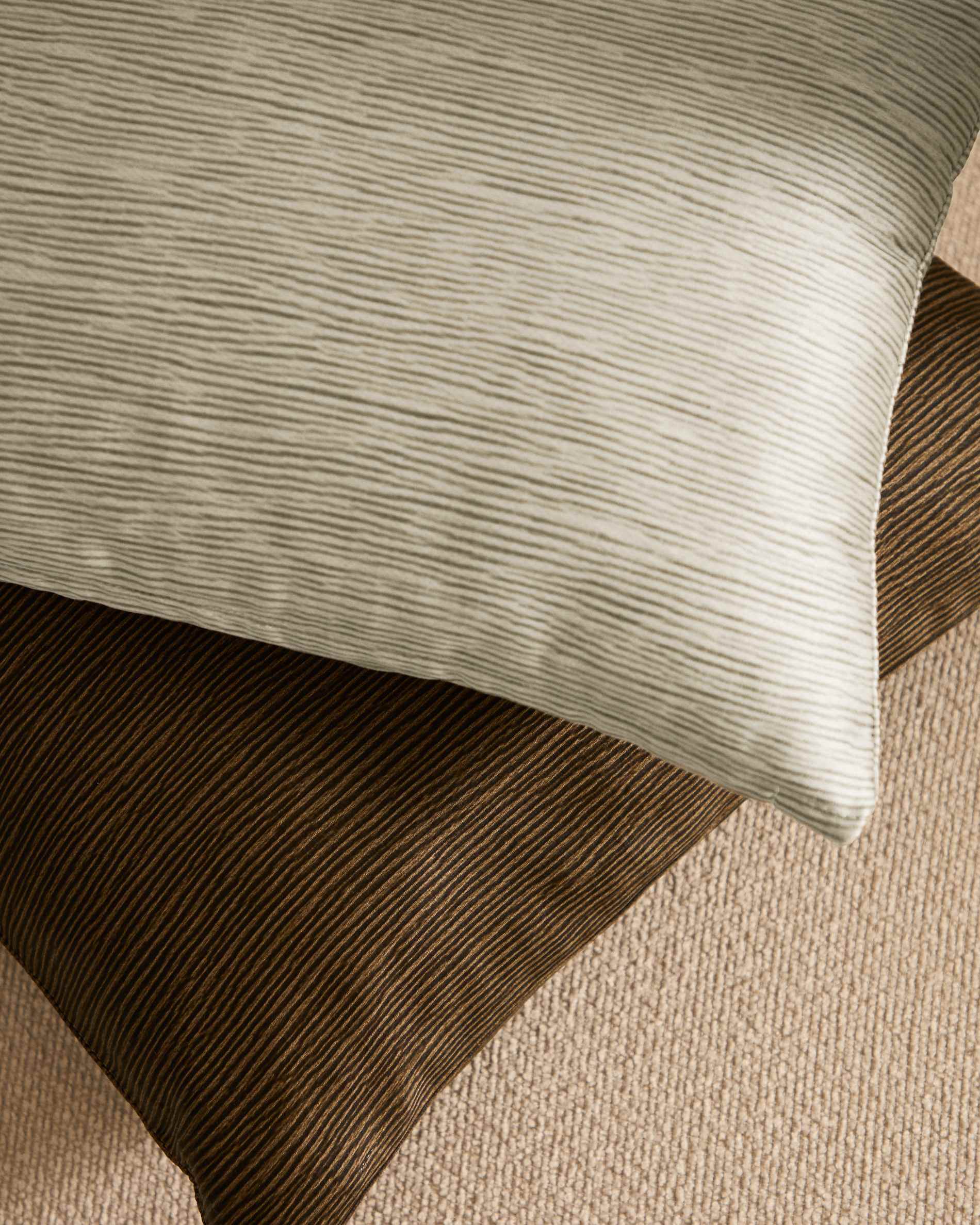 Mirca green textured cushion cover, 50 x 30 cm
