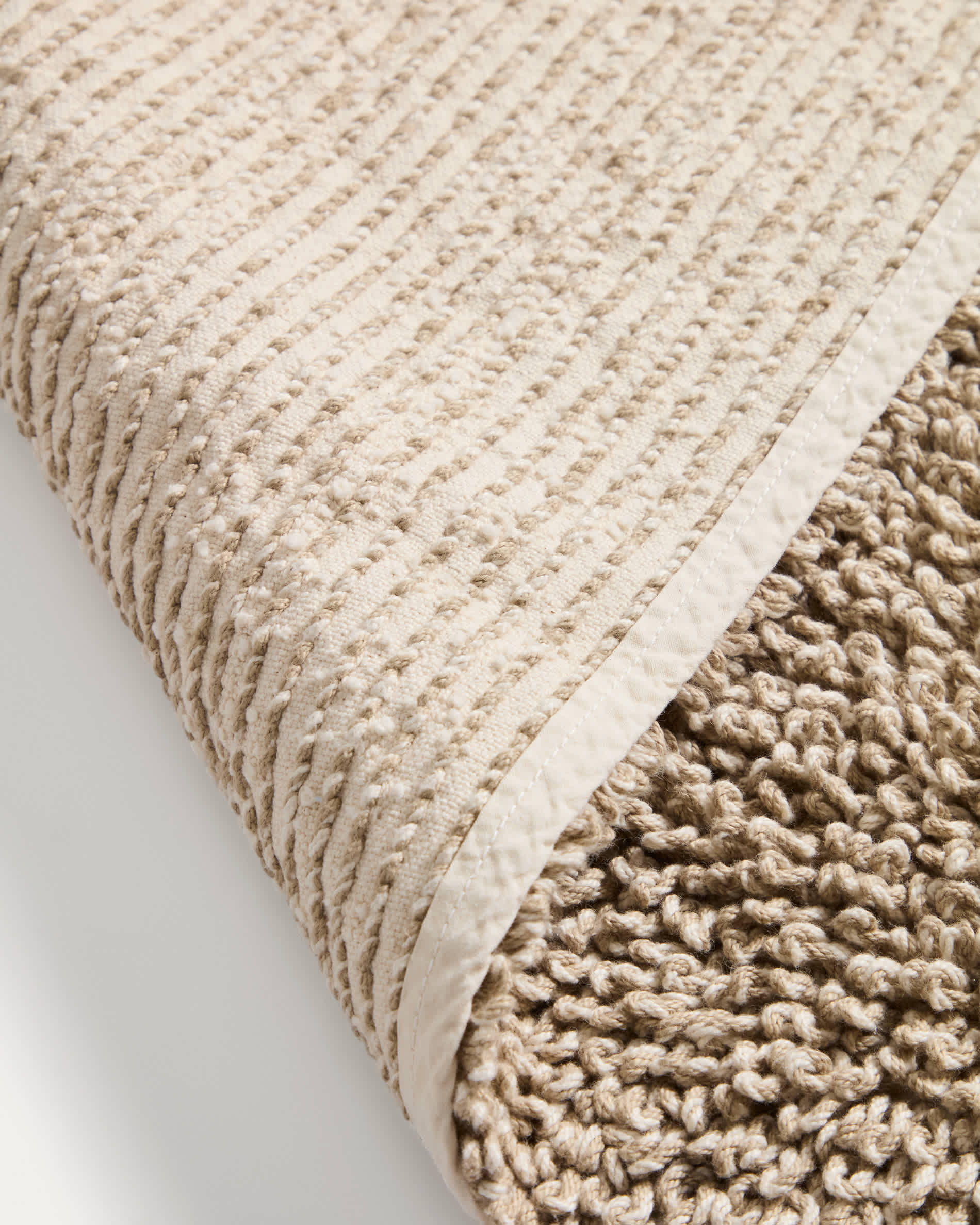 Aroia beige bouclé melange bathmat 50 x 70cm