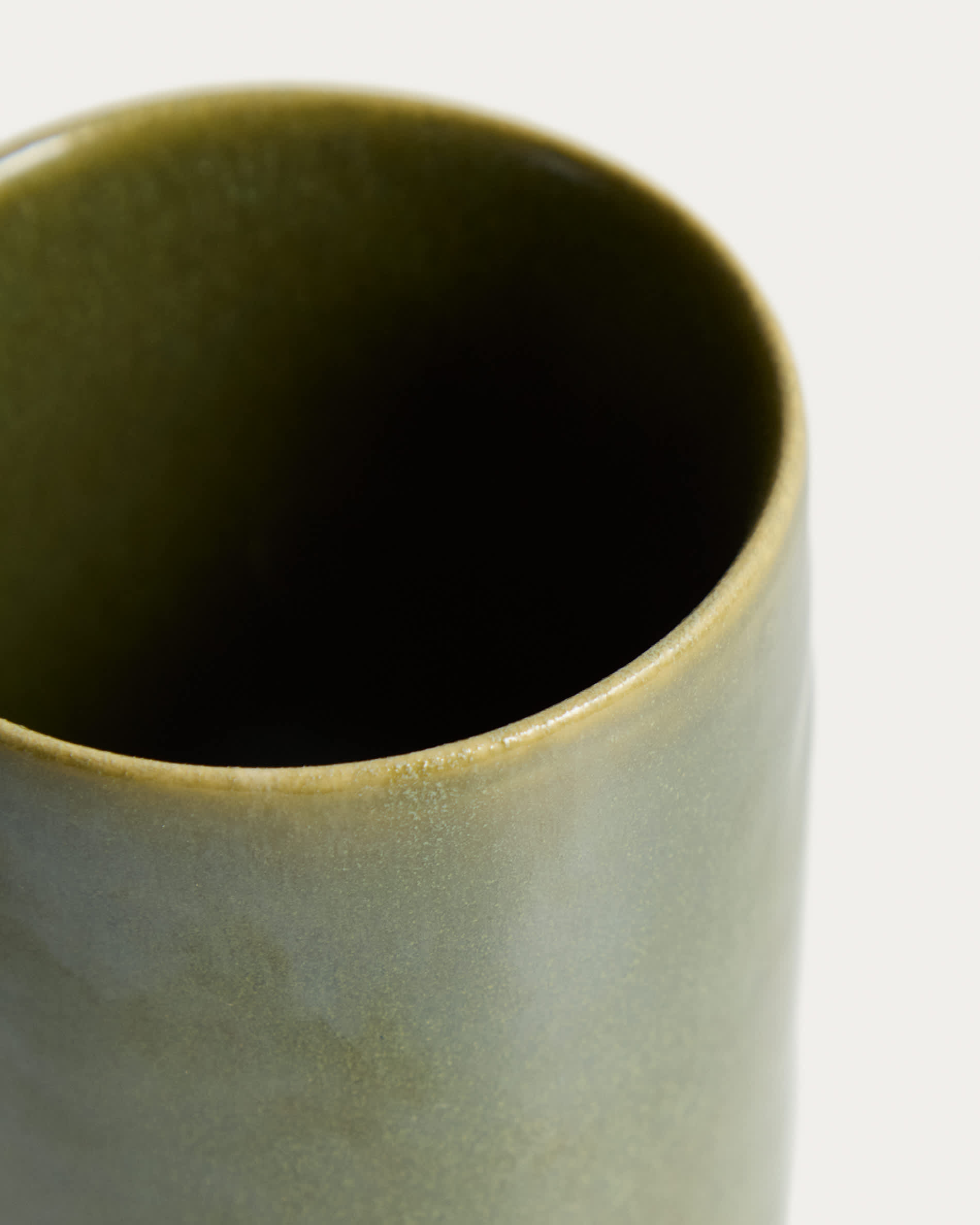 Uilo green ceramic mug