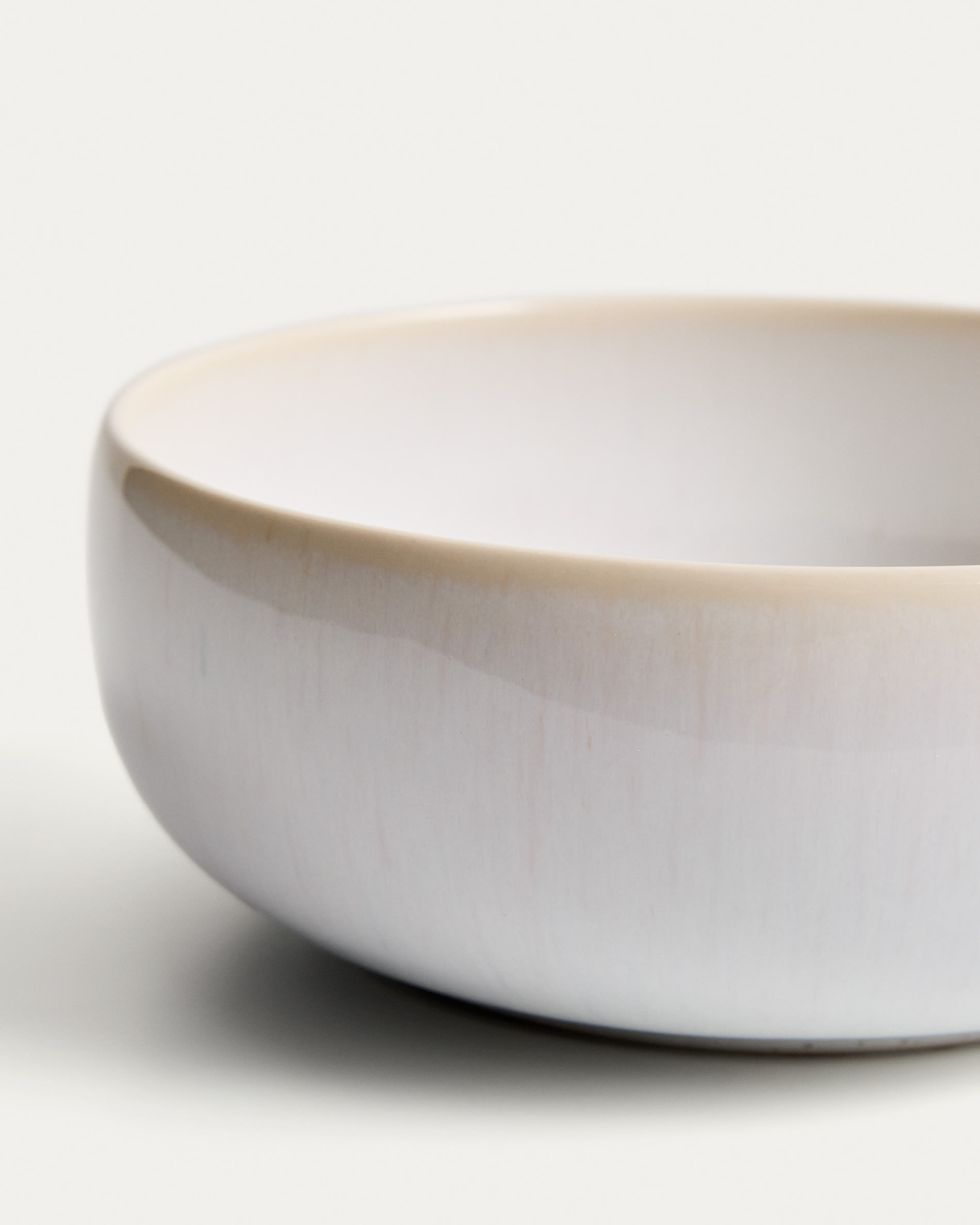 Uilo white ceramic bowl