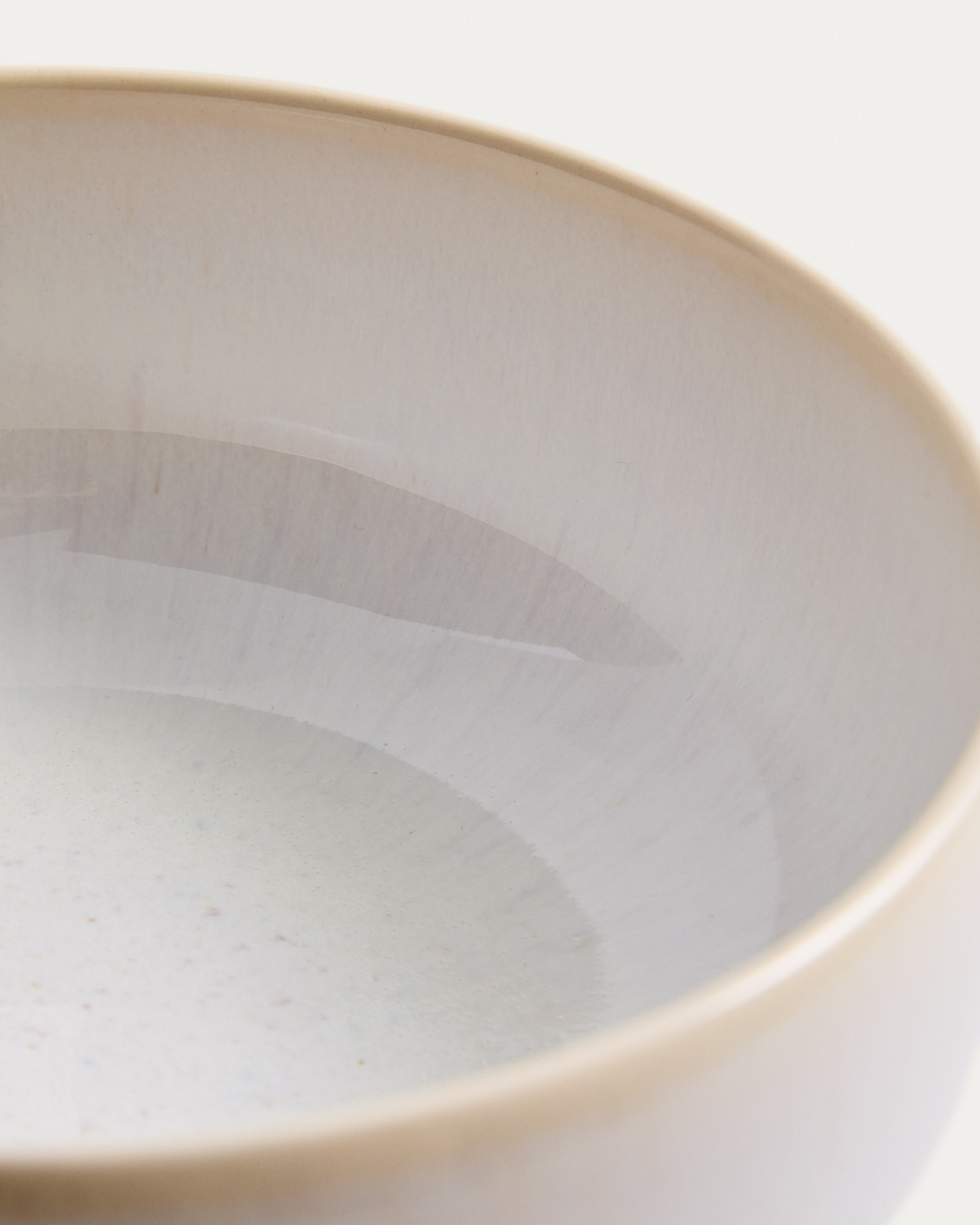 Uilo white ceramic bowl