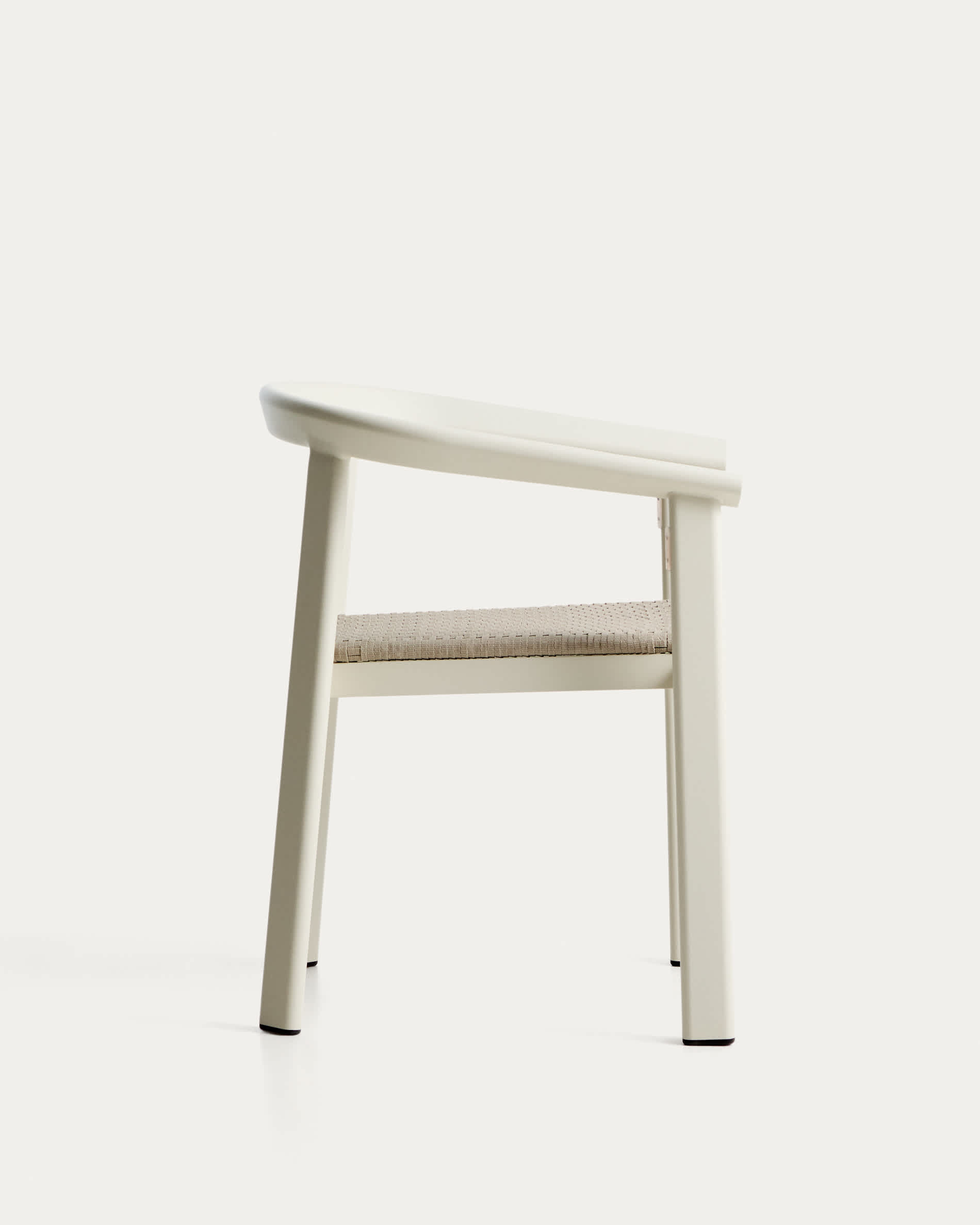 Erice stackable outdoor chair in aluminium and ecru rope
