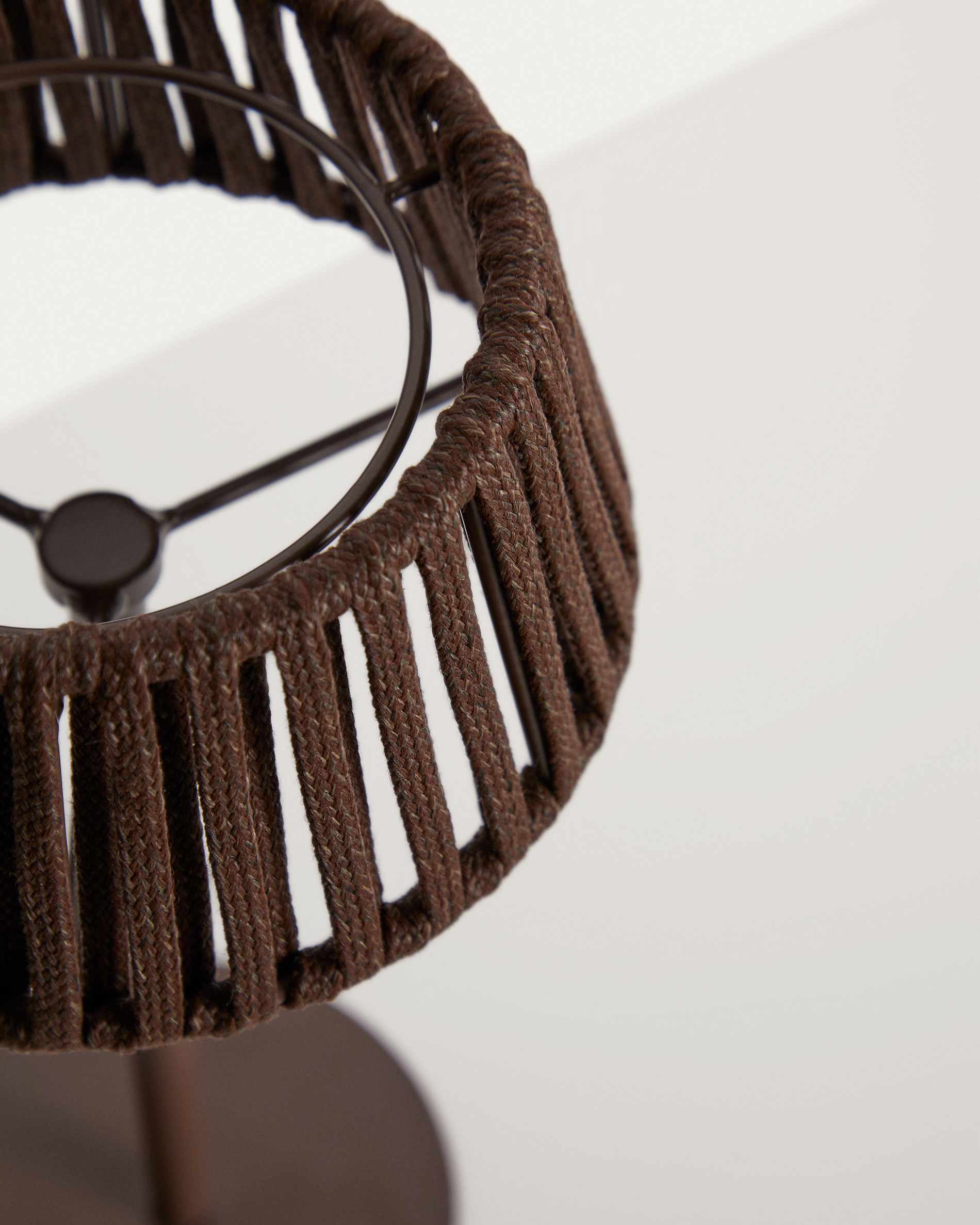 Aldet outdoor solar table lamp in brown flat rope cord with metal stand