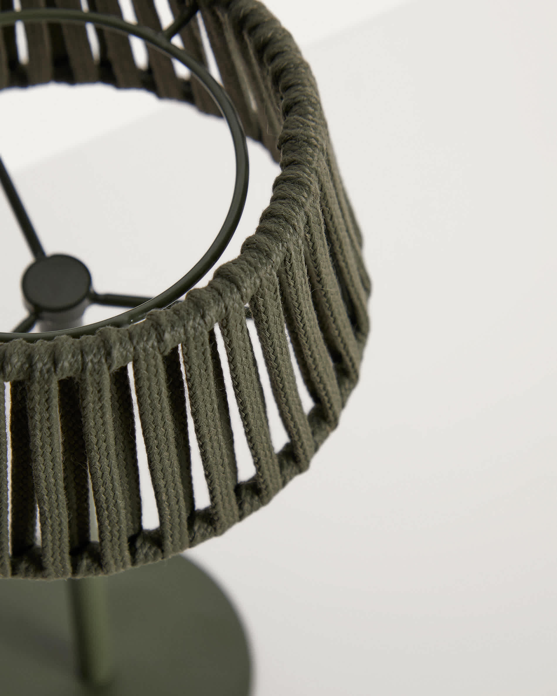 Aldet outdoor solar table lamp in green flat rope cord with metal stand