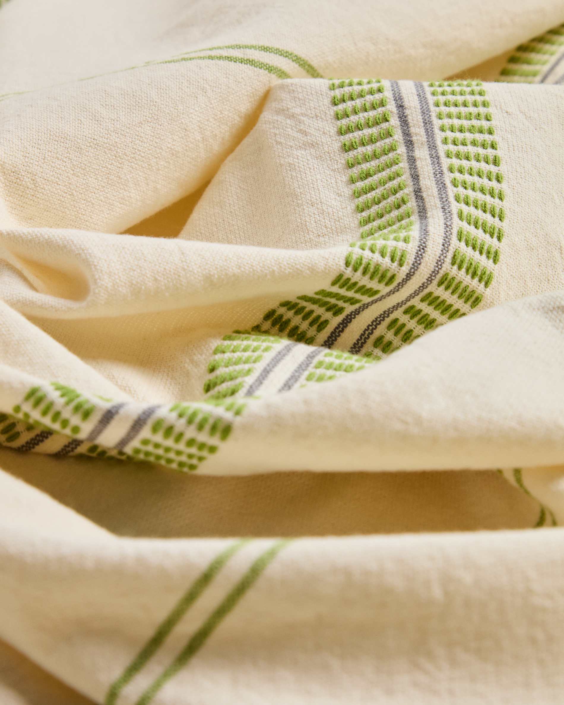 Todila green striped 100% cotton tablecloth 170 x 170cm