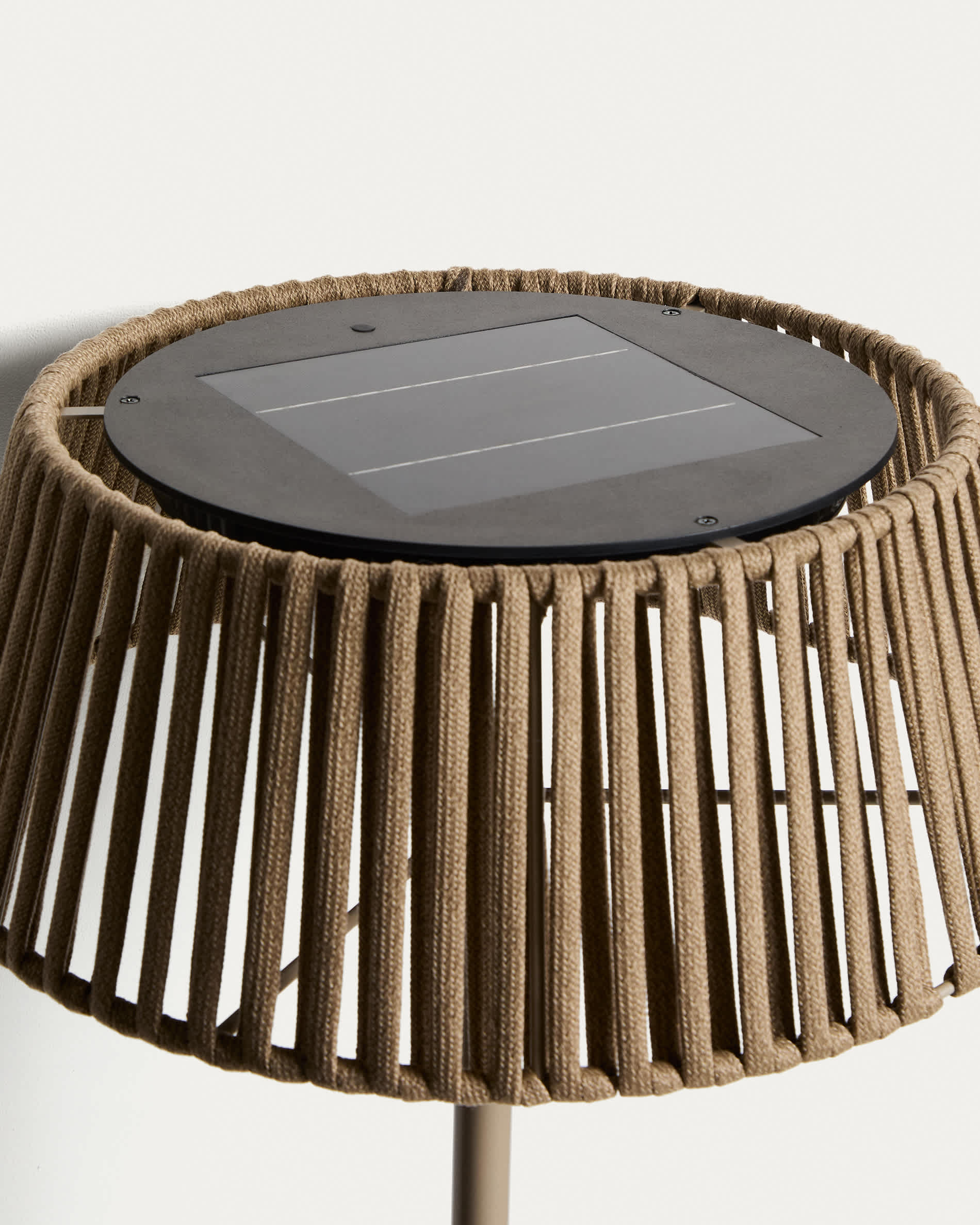 Aldet outdoor solar floor lamp in beige flat rope cord with metal base Ø46cm
