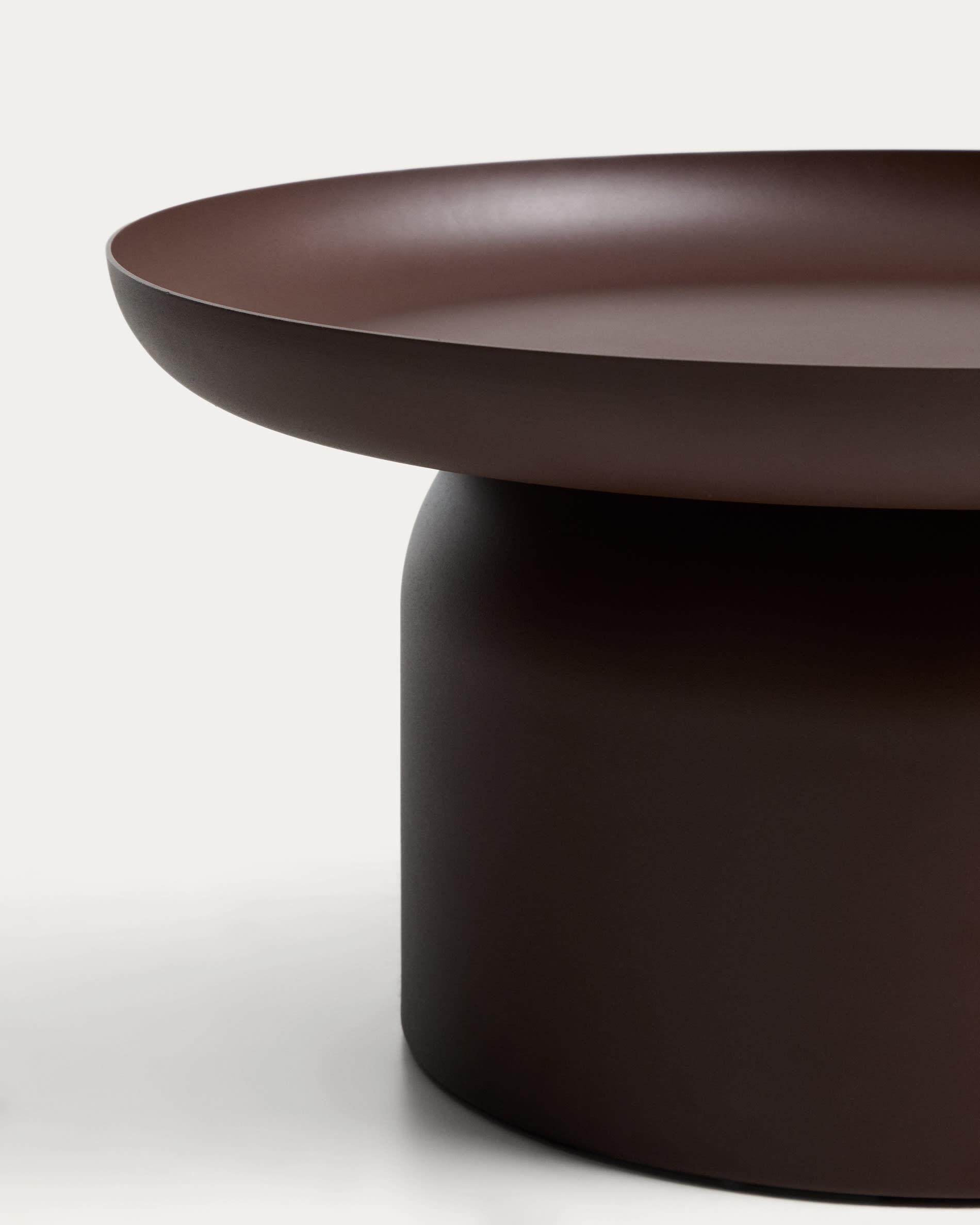 Arcola coffee table in brown aluminium Ø70cm