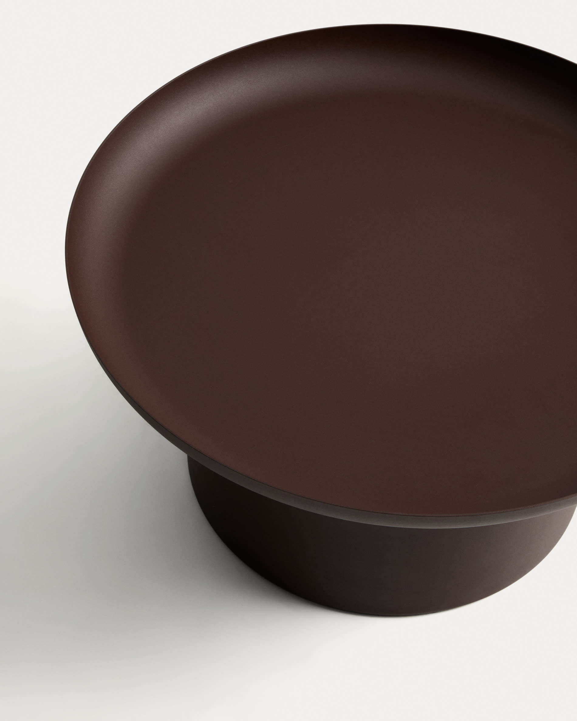 Arcola coffee table in brown aluminium Ø70cm