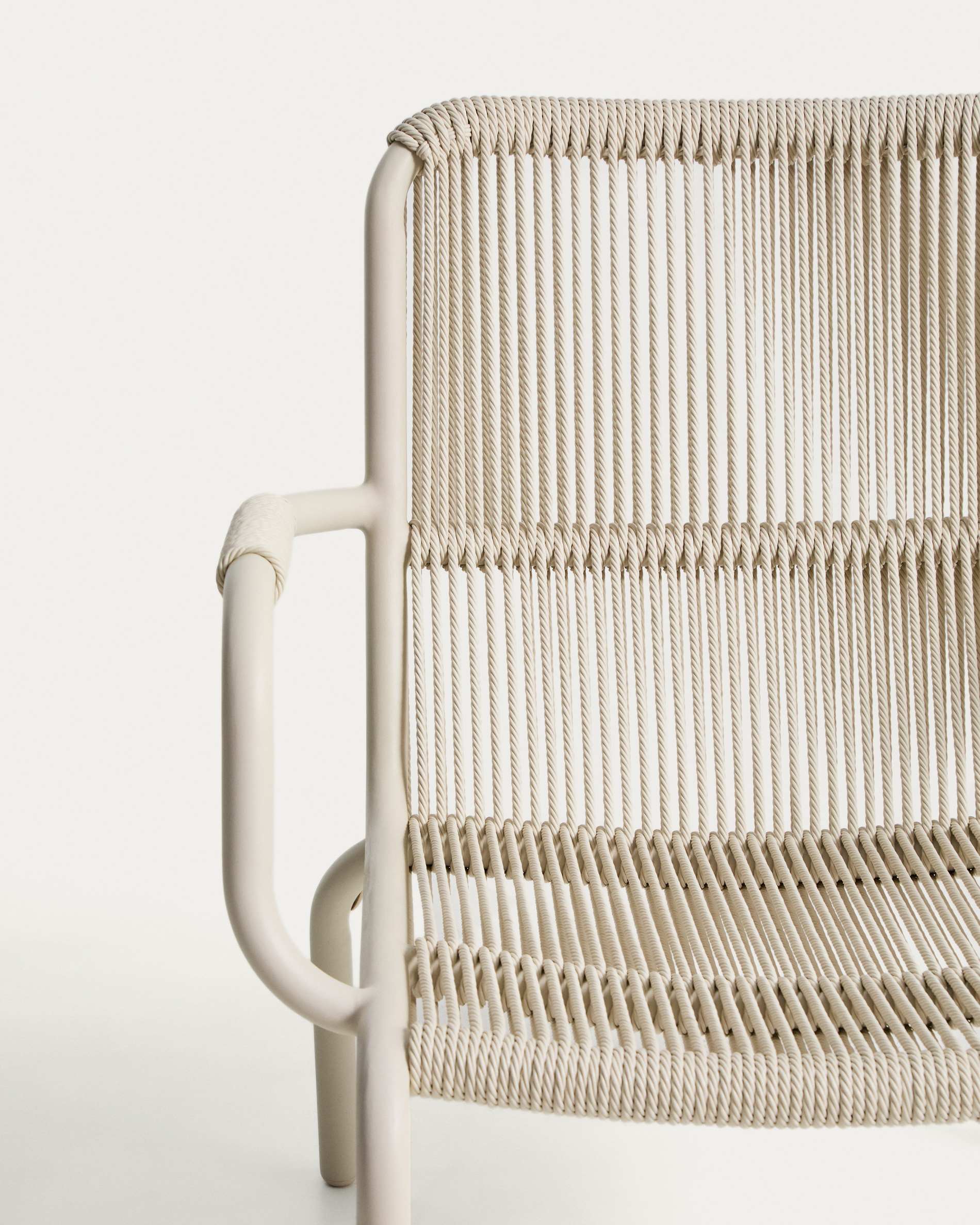 Salis stackable armchair in ecru aluminium and ecru synthetic rope cord