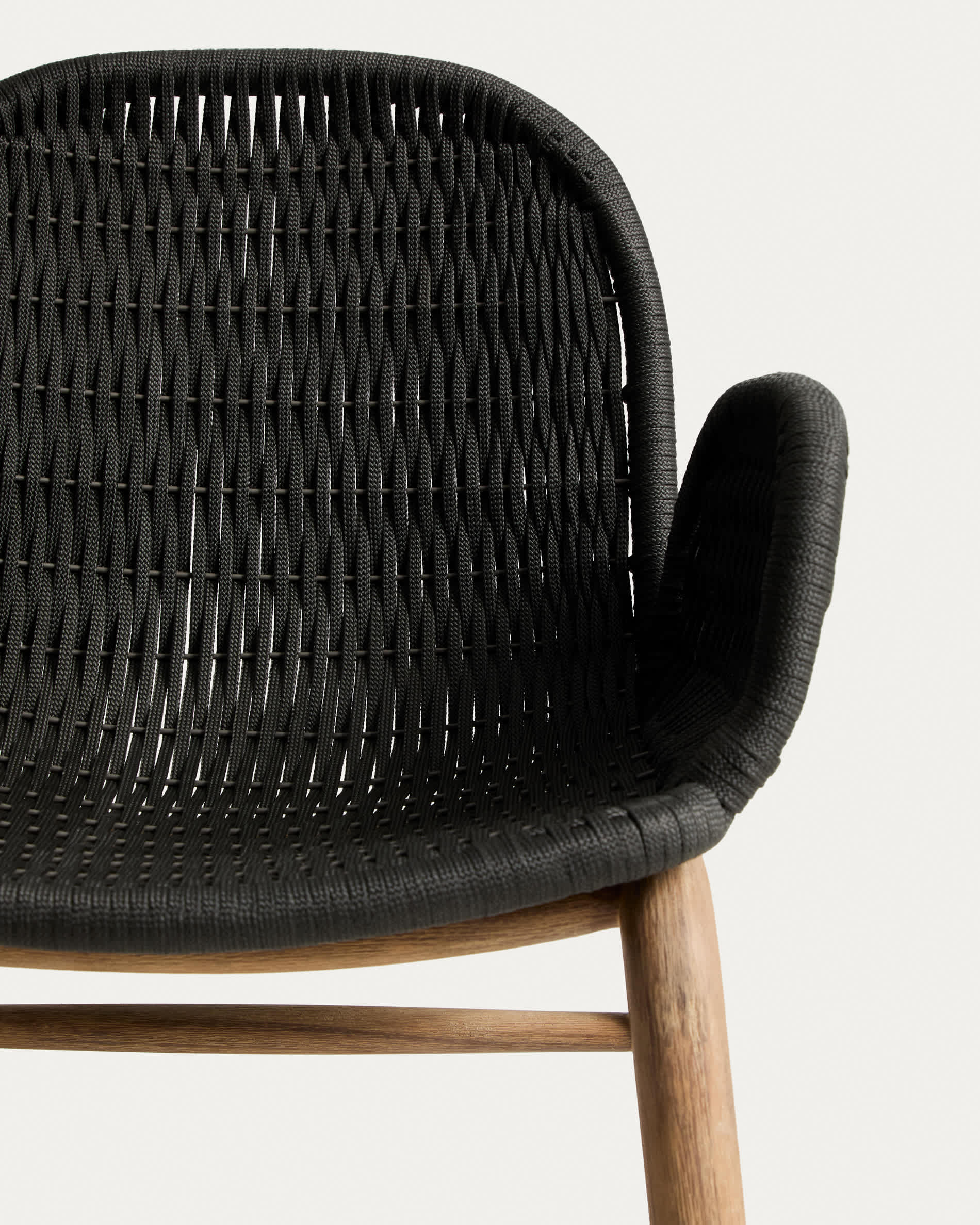 Alipa chair with armrests in FSC 100% solid acacia wood and dark grey rope cord
