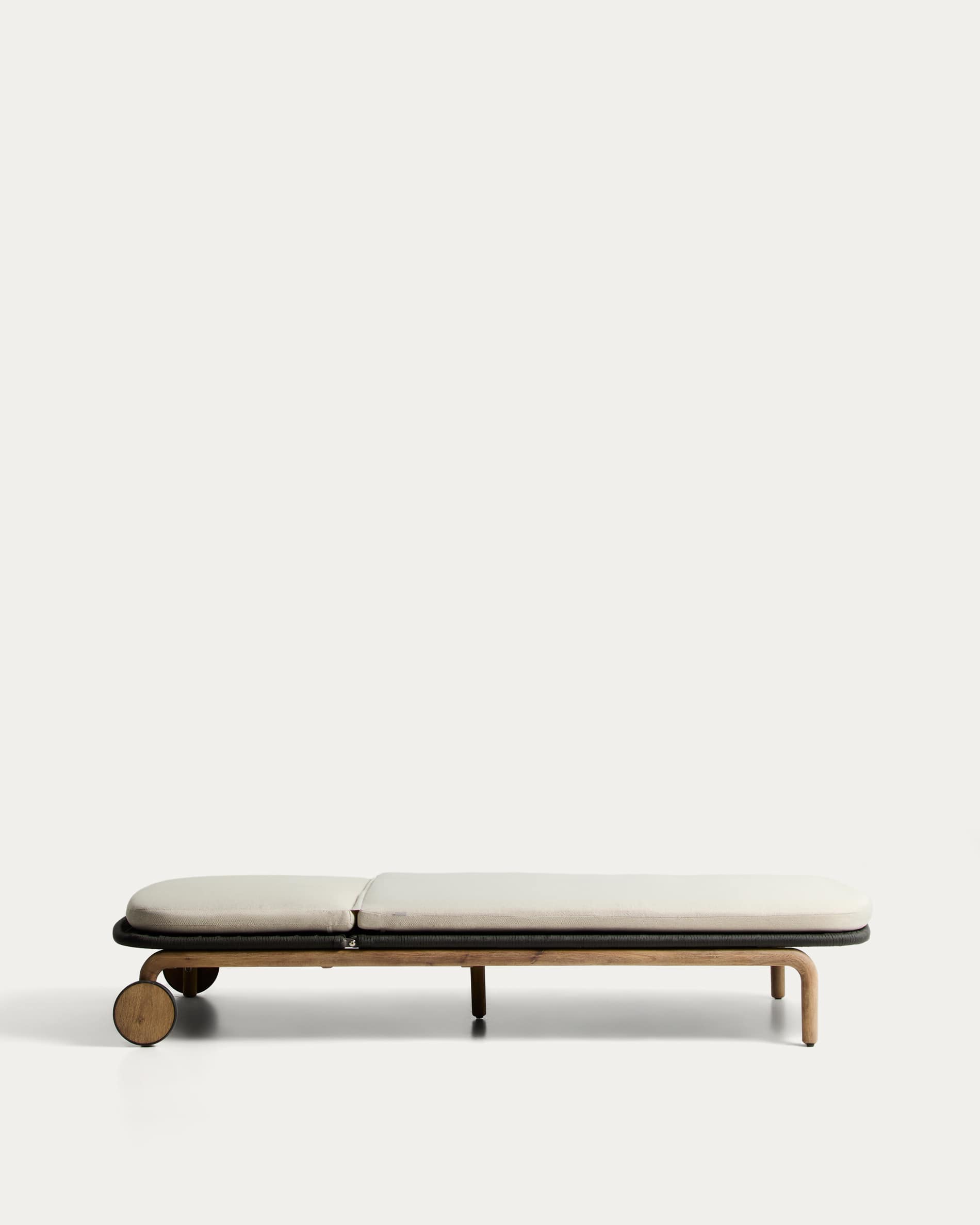 Alipa sun lounger in FSC 100% solid acacia wood and dark grey rope cord