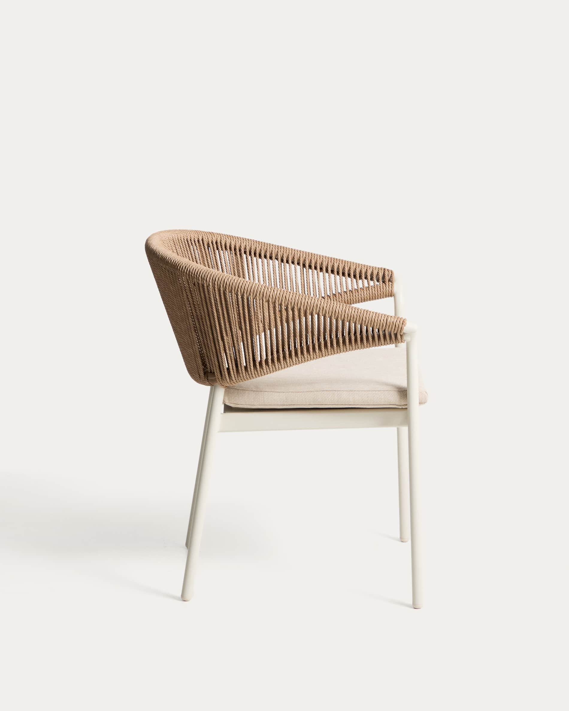 Zuara chair in ecru aluminium and brown synthetic rope cord