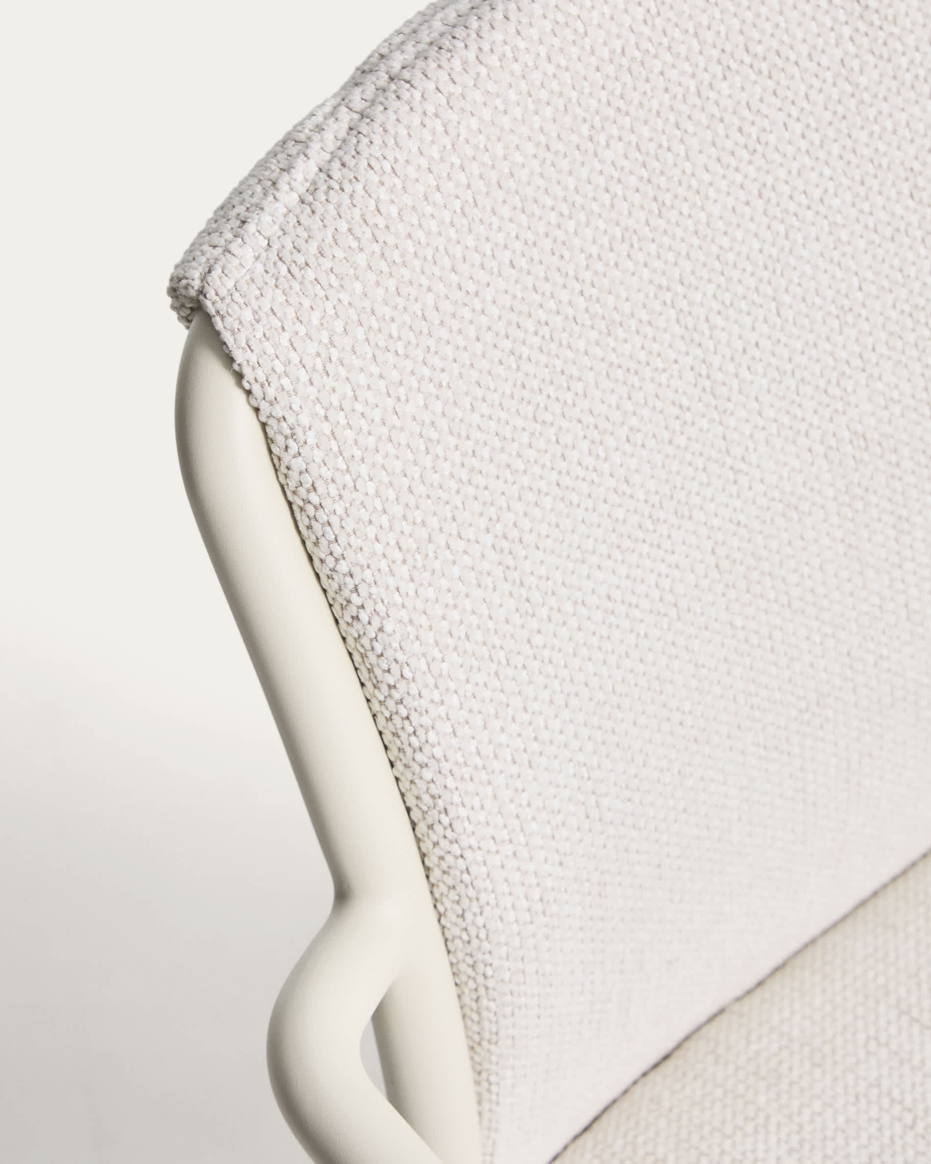 Linosa stackable outdoor chair in ecru aluminium with beige cushion