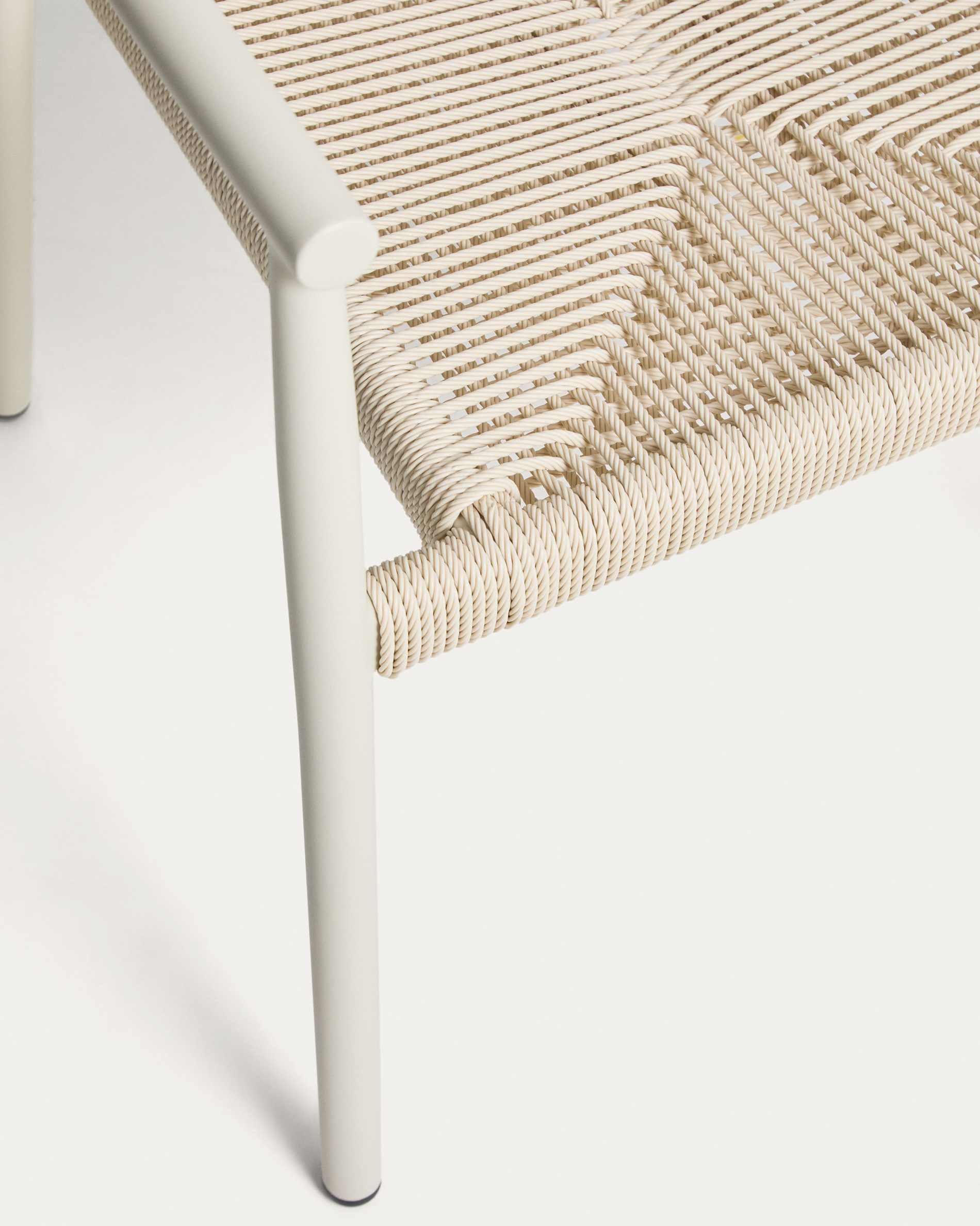 Livadia stackable outdoor chair in ecru aluminium