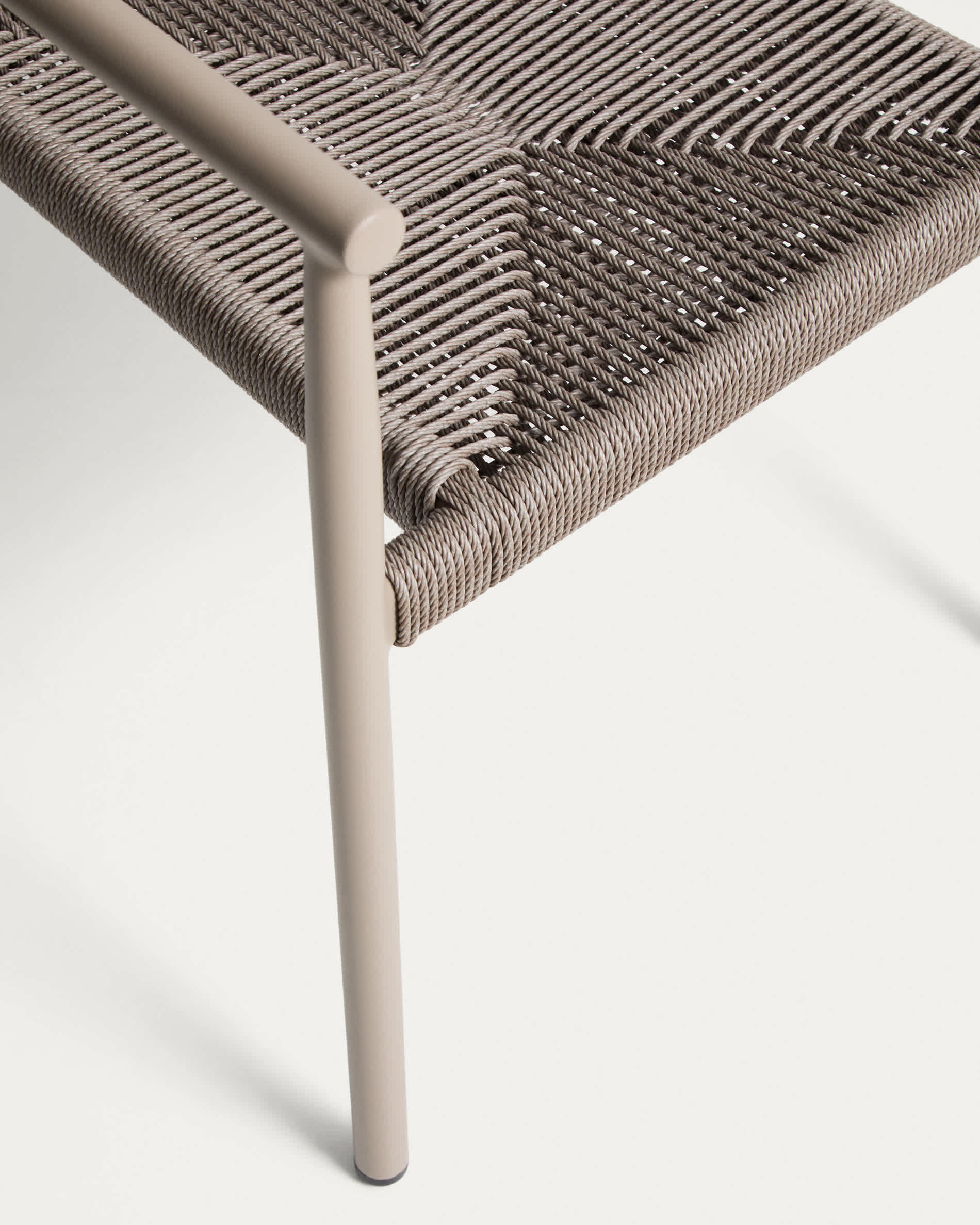 Livadia stackable outdoor chair in taupe aluminium