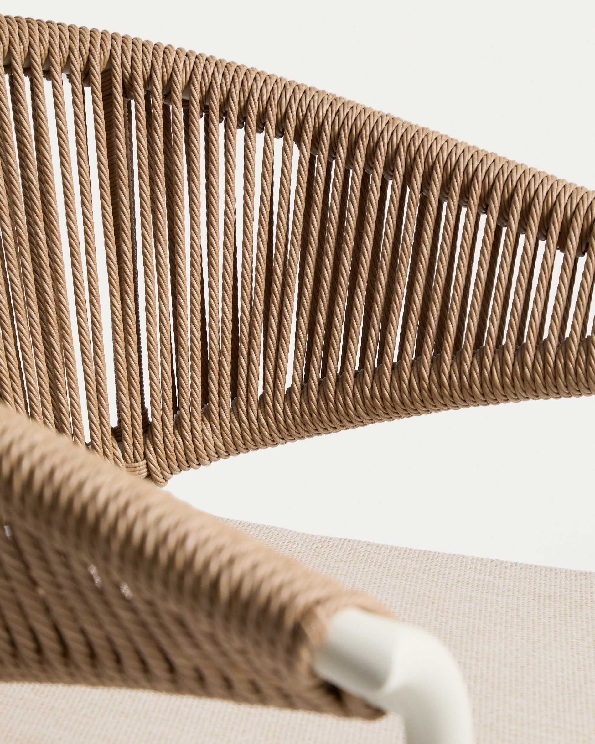 Zuara chair in ecru aluminium and brown synthetic rope cord