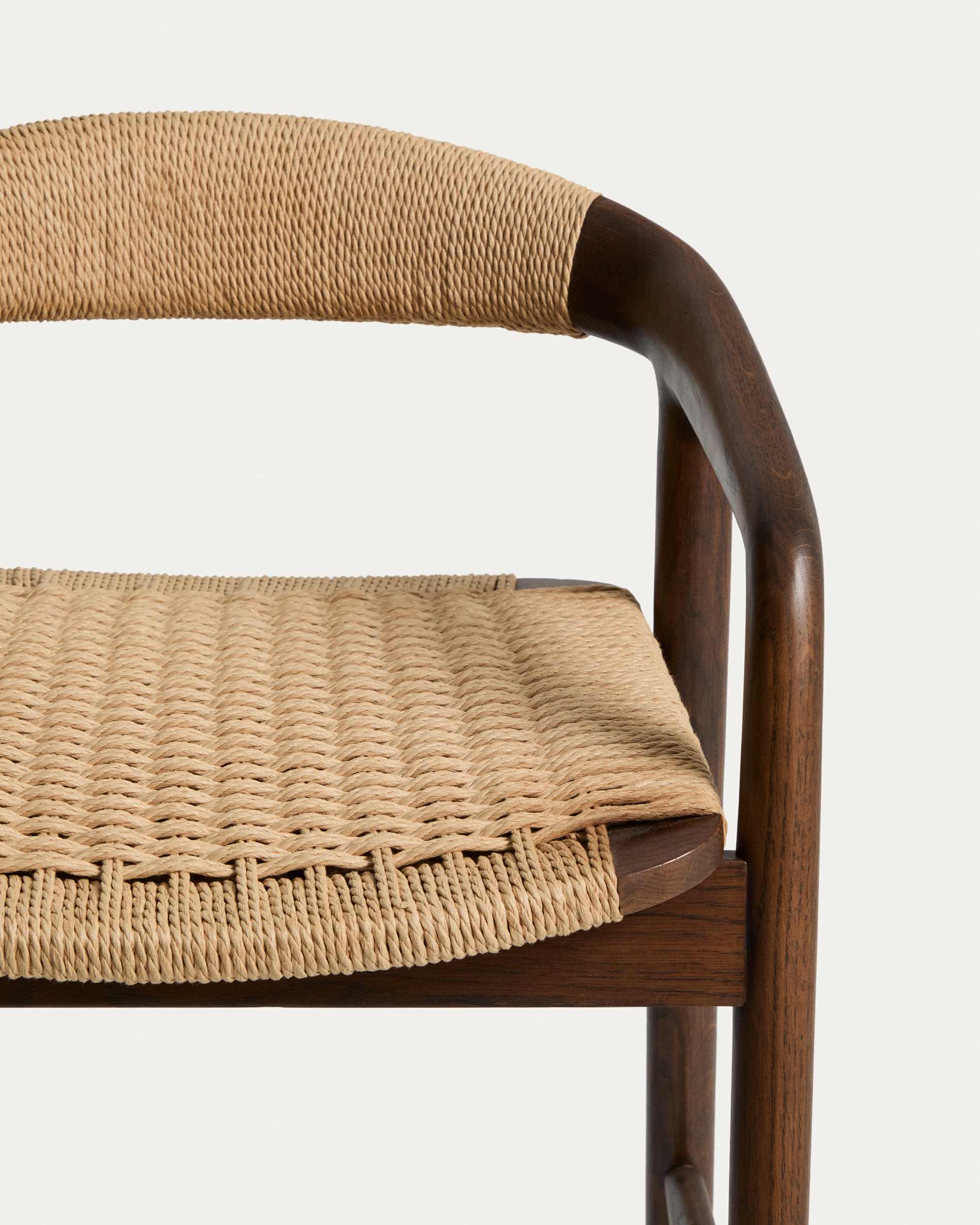 Derile stool in solid oak wood with walnut finish and beige paper rope cord FSC Mix Credit 65 cm