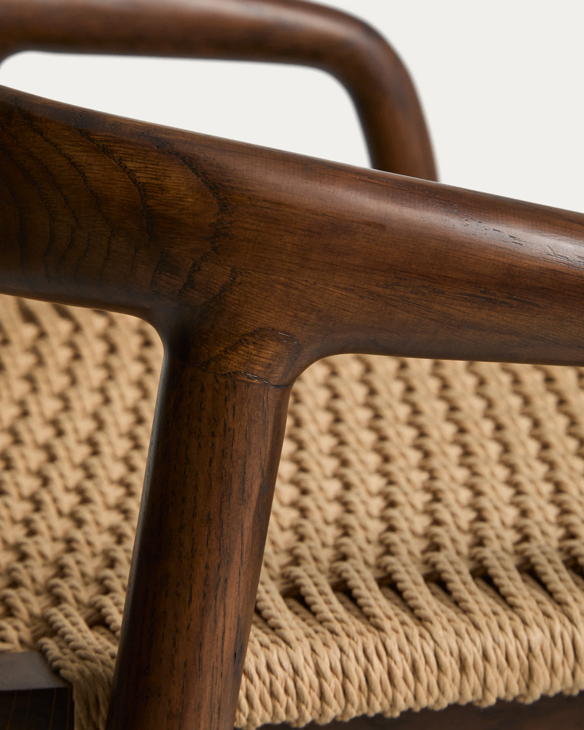Derile stool in solid oak wood with walnut finish and beige paper rope cord FSC Mix Credit 65 cm