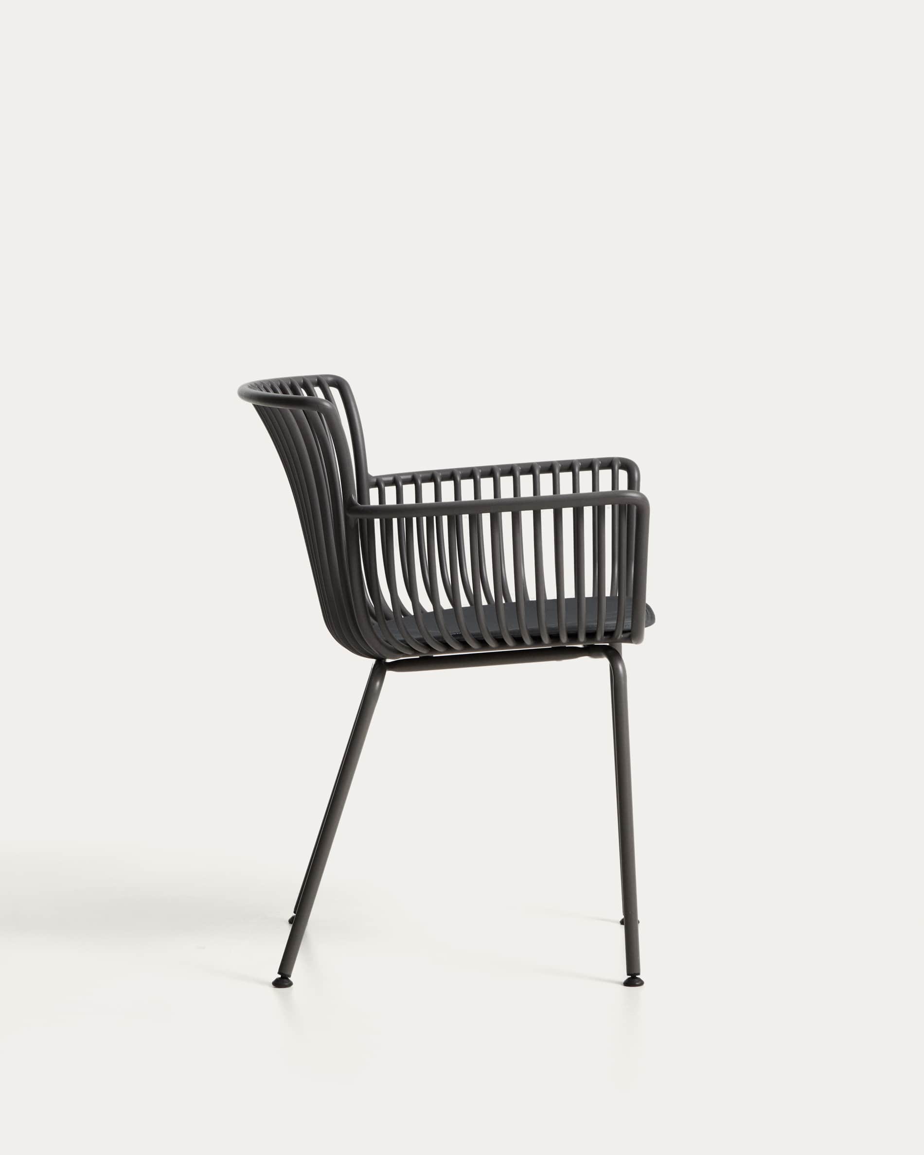 Surpika outdoor chair with graphite steel legs