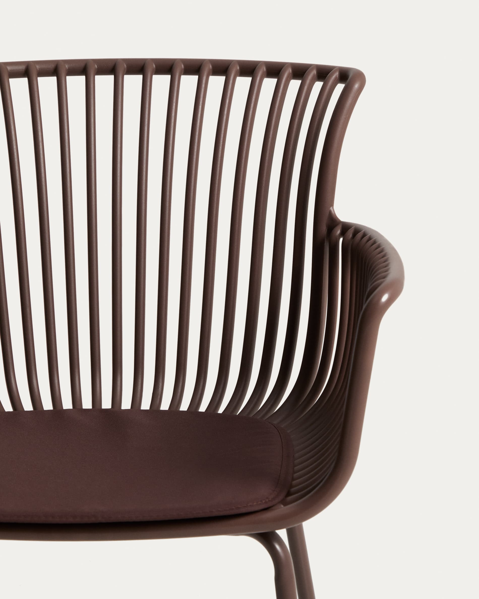 Surpika outdoor chair with brown steel legs