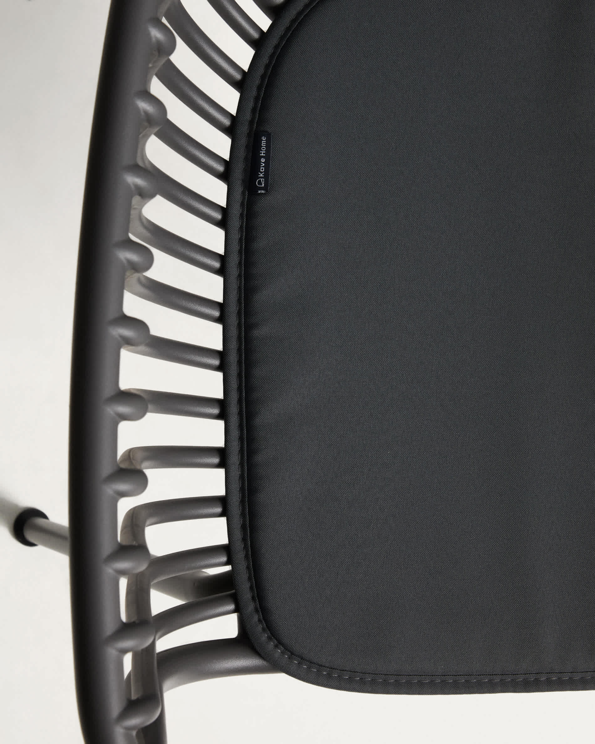 Surpika outdoor chair with graphite steel legs