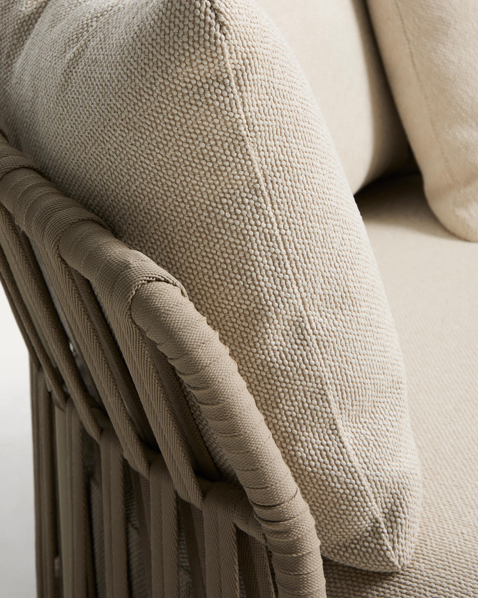 Osani 2-seater sofa in ecru aluminium and taupe rope 170 cm
