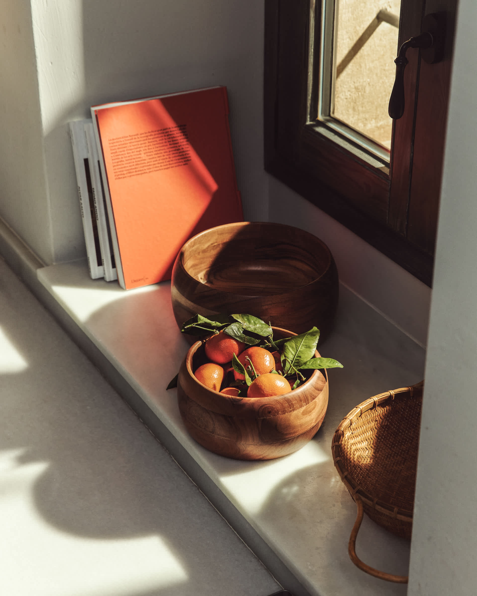 Malor large acacia wood bowl
