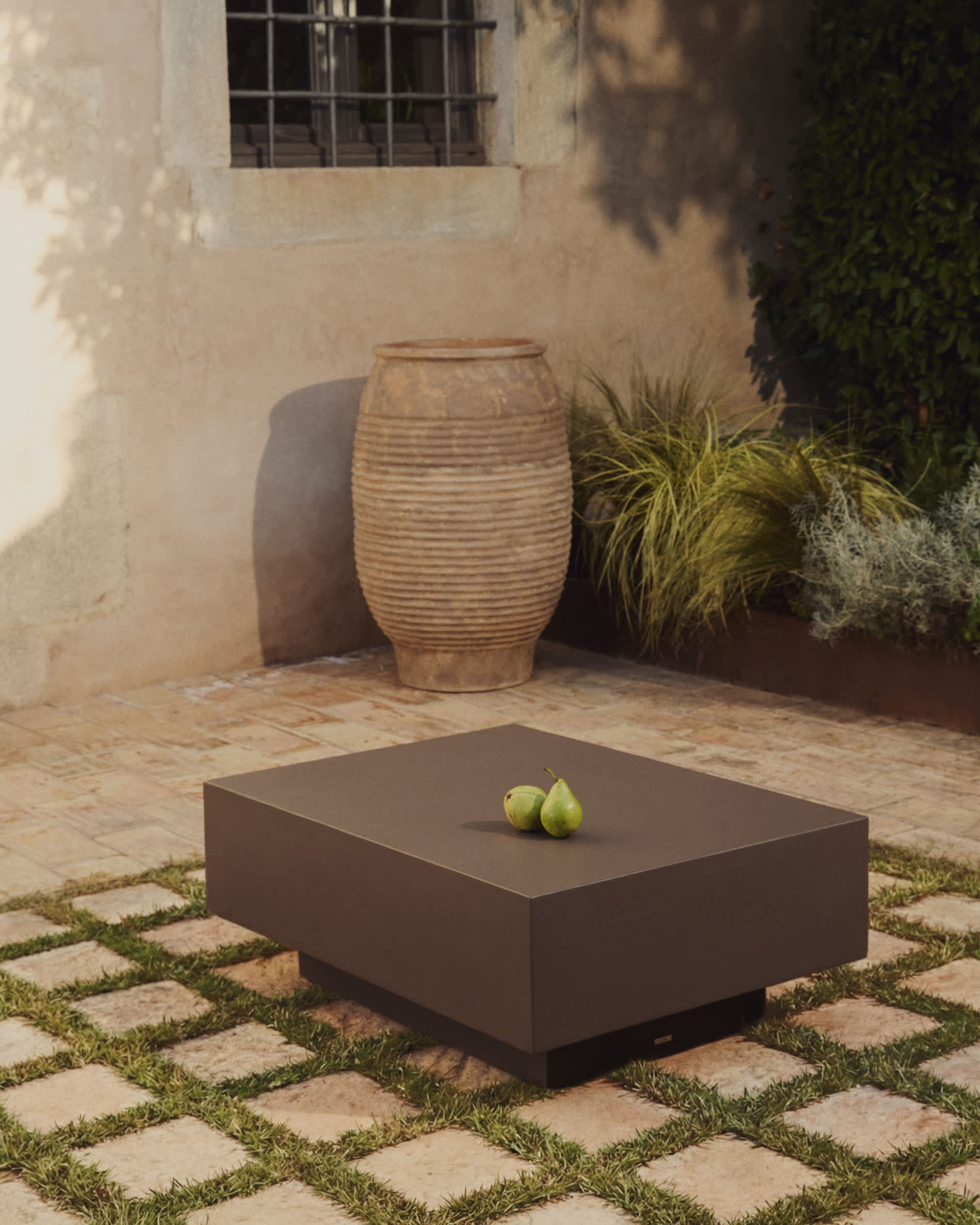 Rustella coffee table in brown concrete 80 x 60cm