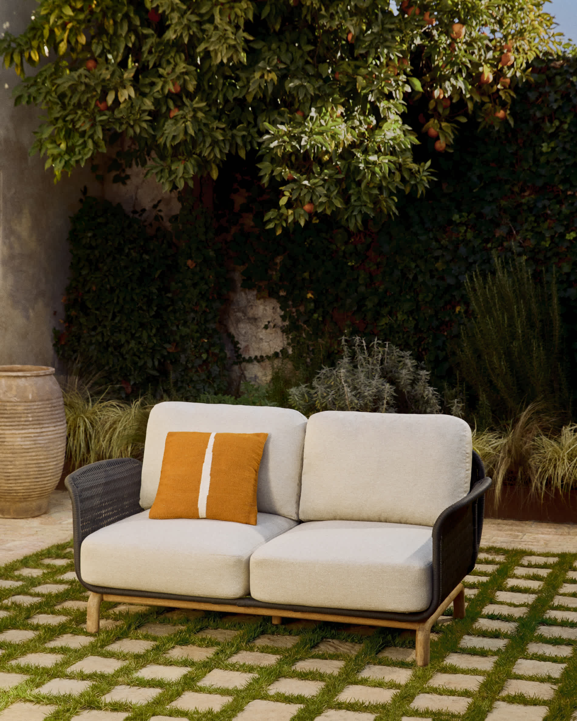 Alipa 2-seater sofa in solid acacia wood and dark grey rope cord 165 cm FSC 100%