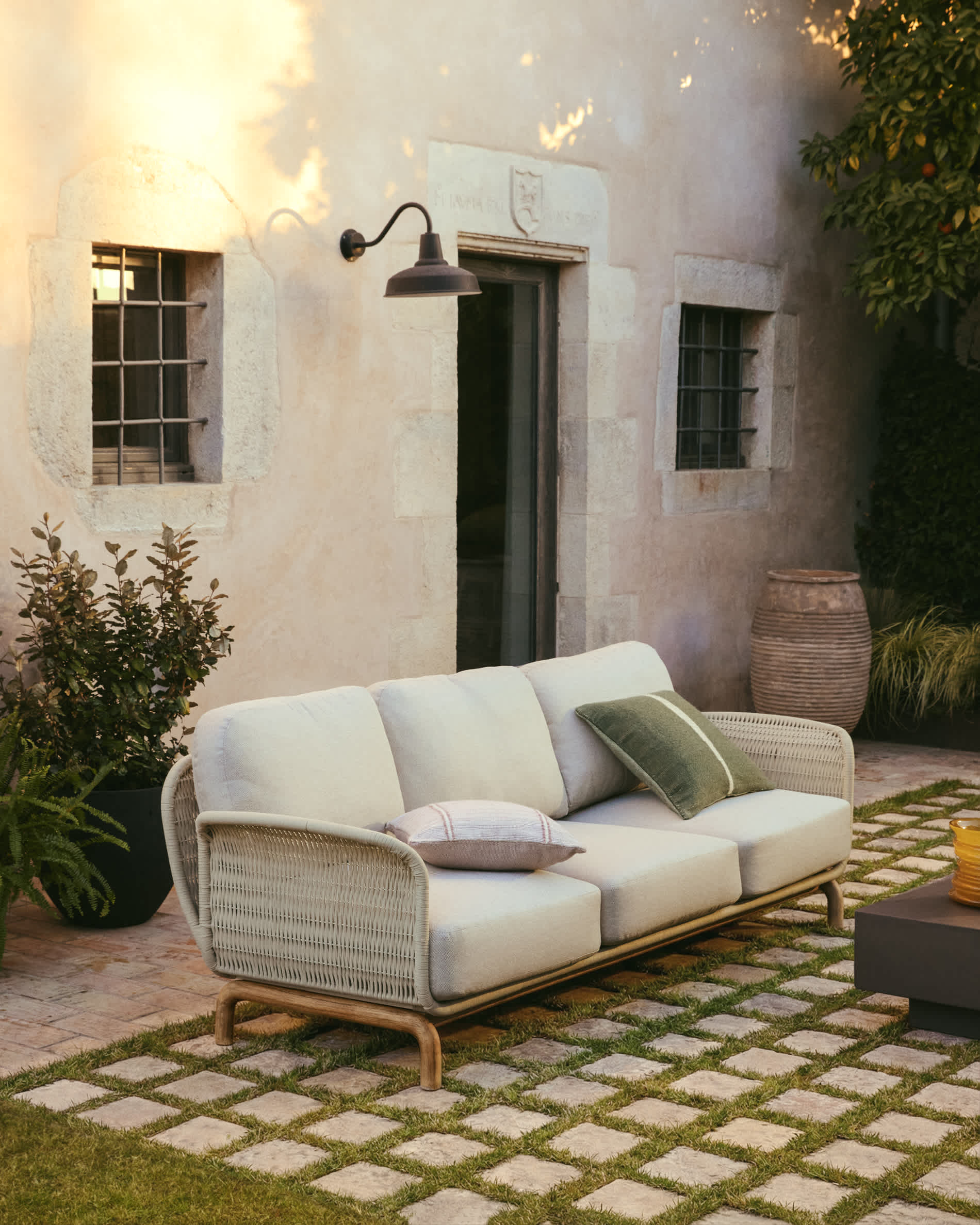 Alipa 3-seater sofa in solid acacia wood and ecru rope cord 235 cm FSC 100%