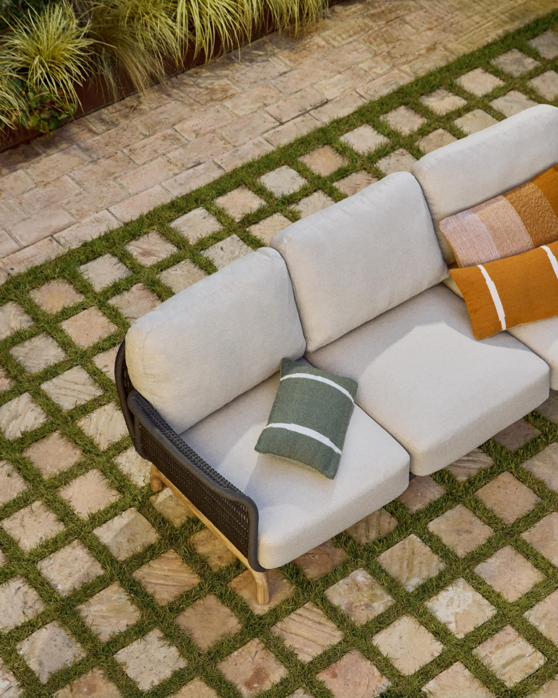 Alipa 3-seater sofa in solid acacia wood and dark grey rope cord 235 cm FSC 100%