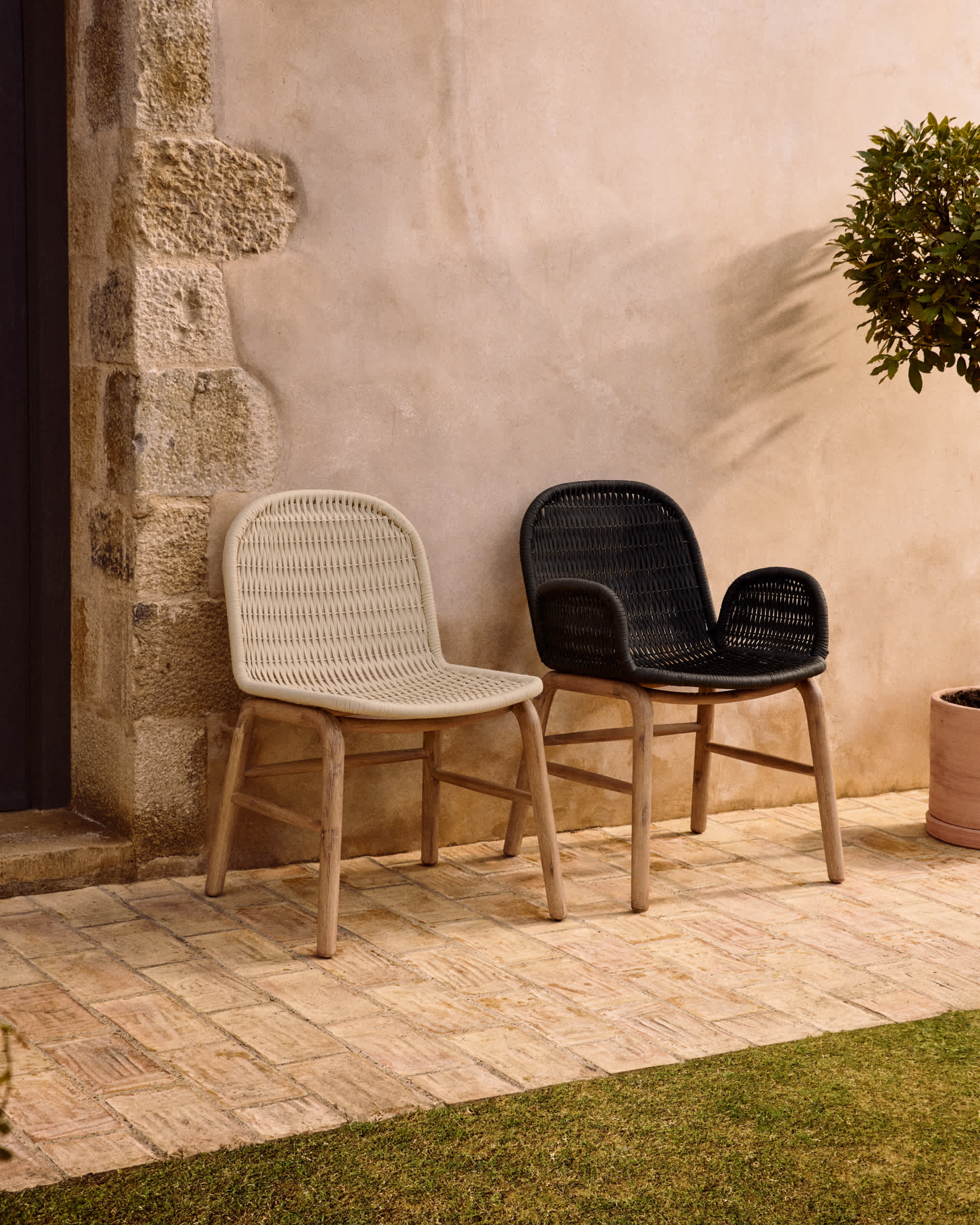 Alipa chair in FSC 100% solid acacia wood and ecru rope cord