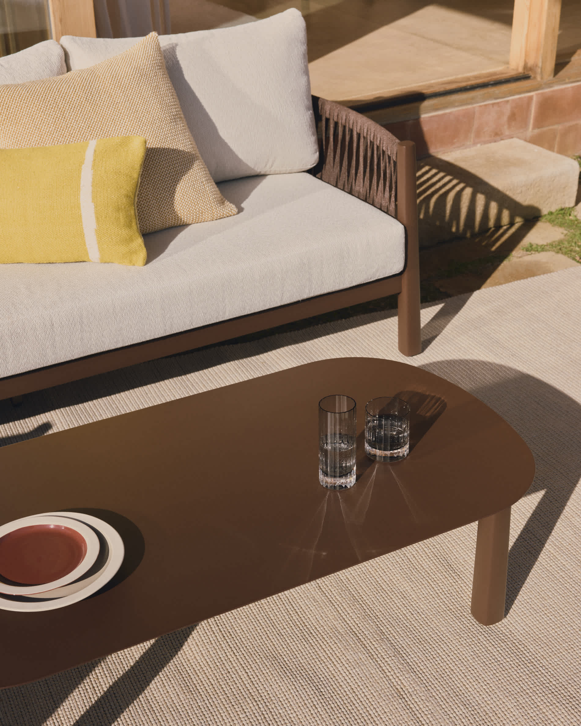 Aleria set with 3-seater sofa, 2 armchairs and coffee table in brown aluminium and synthetic rope cord
