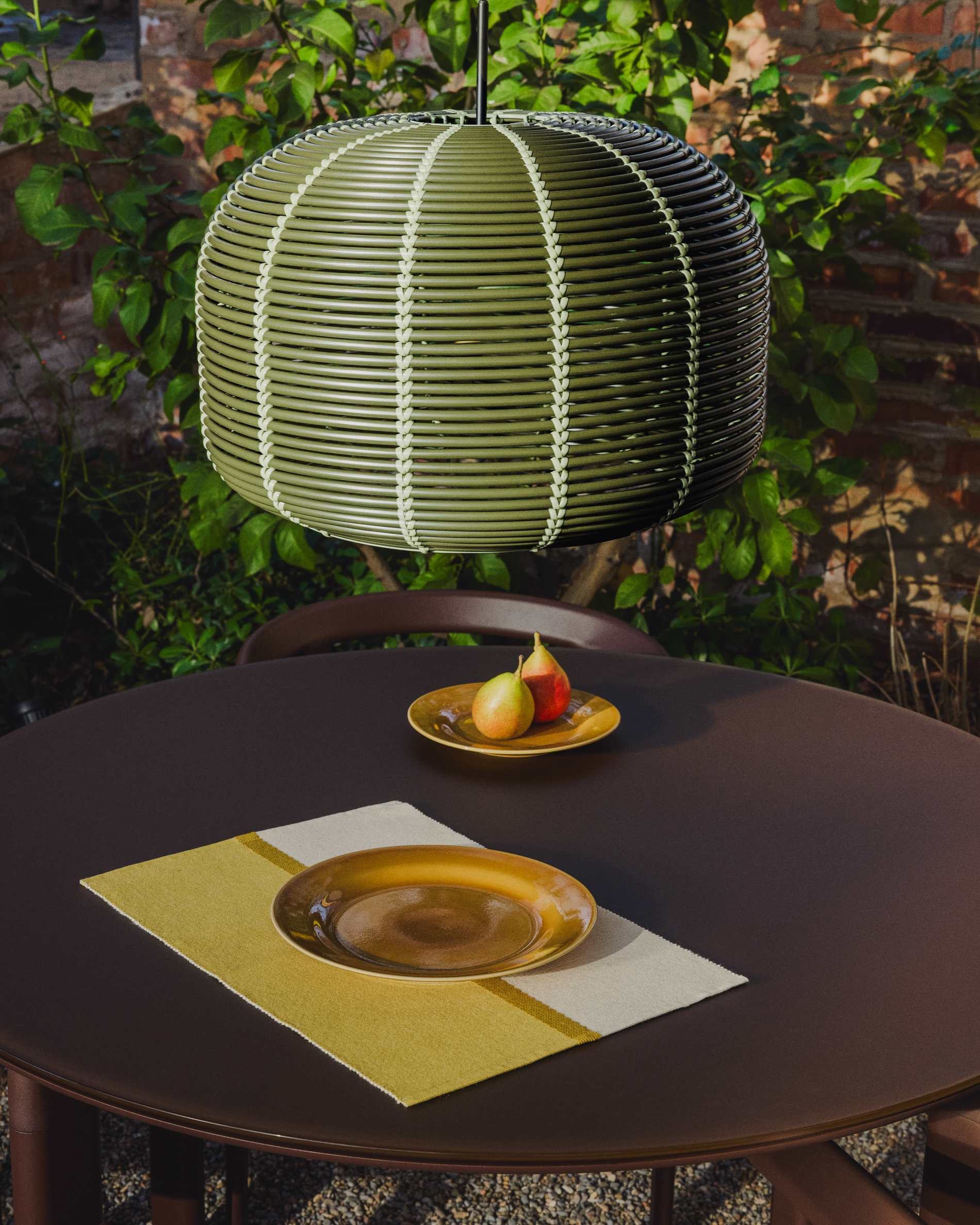 Selune yellow ceramic plate