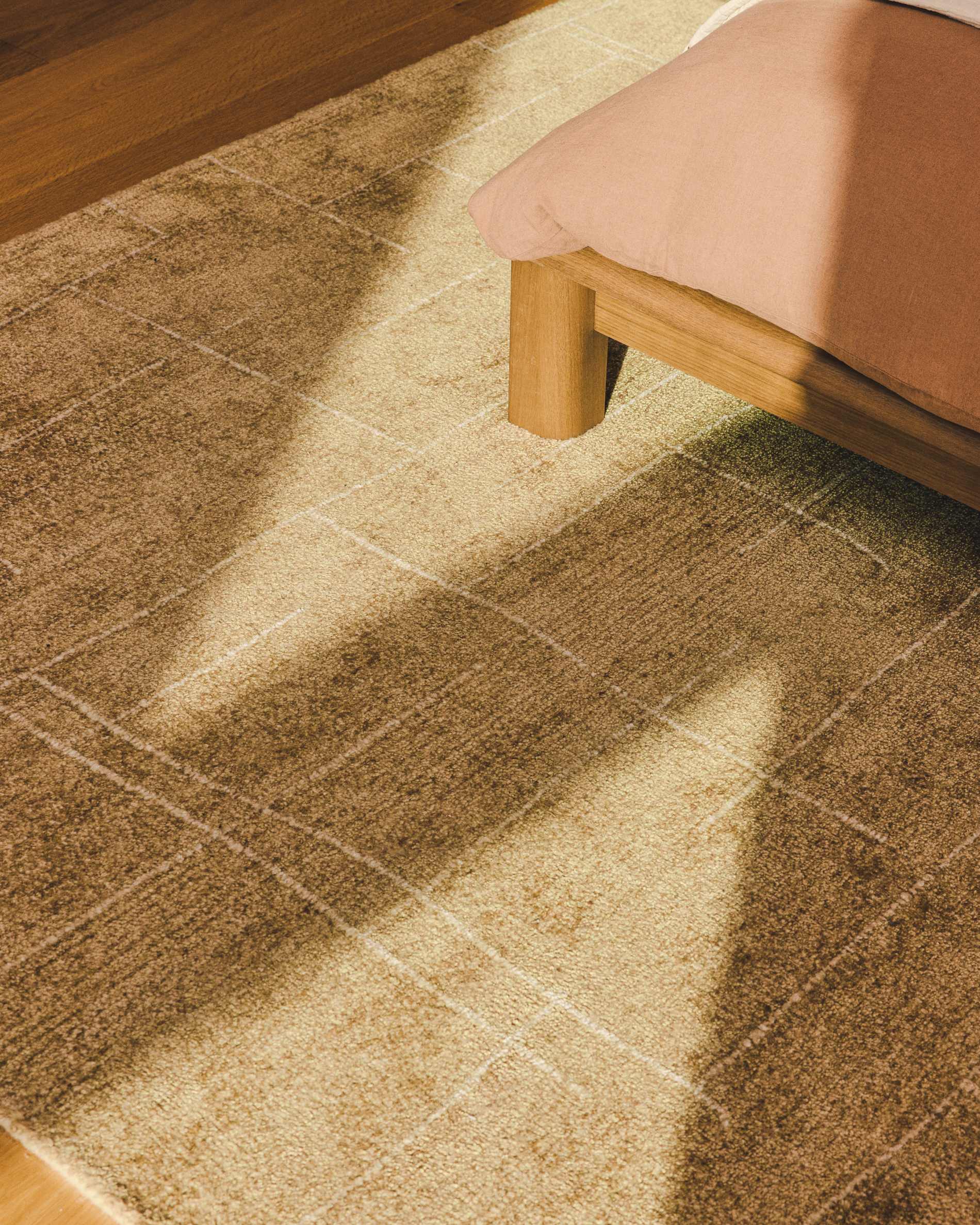 Eloda mustard wool and viscose rug 160 x 230cm