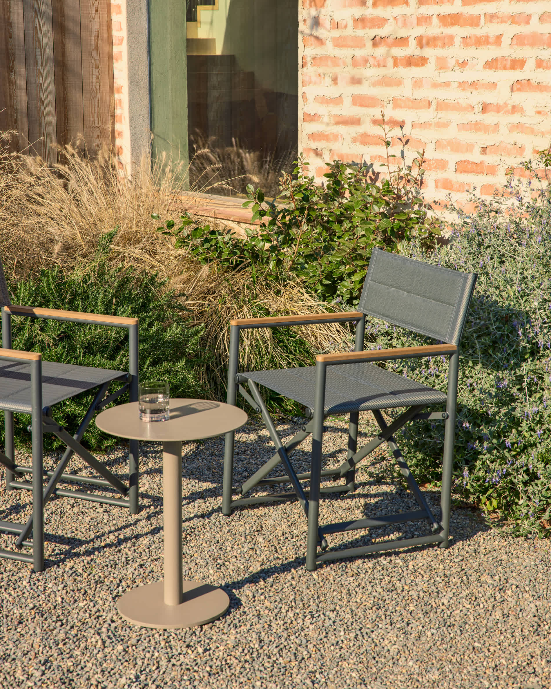 Tisno outdoor folding chair in graphite aluminium and grey texteline