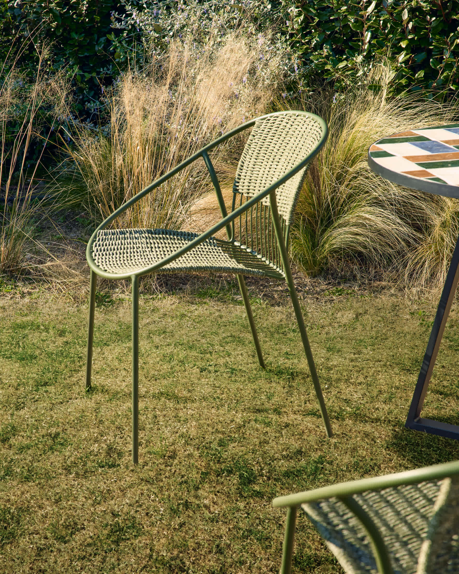 Atrani stackable outdoor chair in galvanised steel and green rope