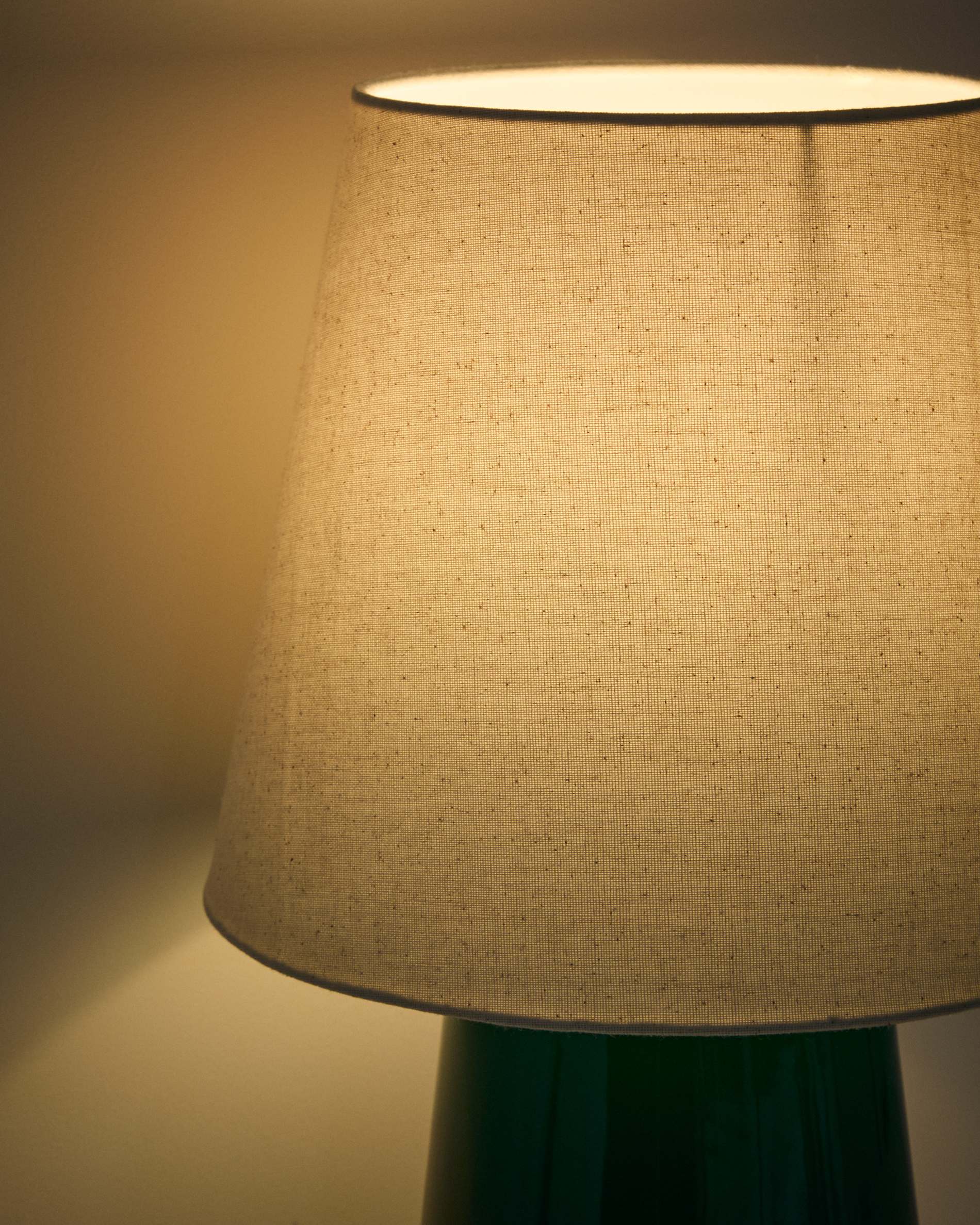 Odra table lamp in green ceramic with glossy finish