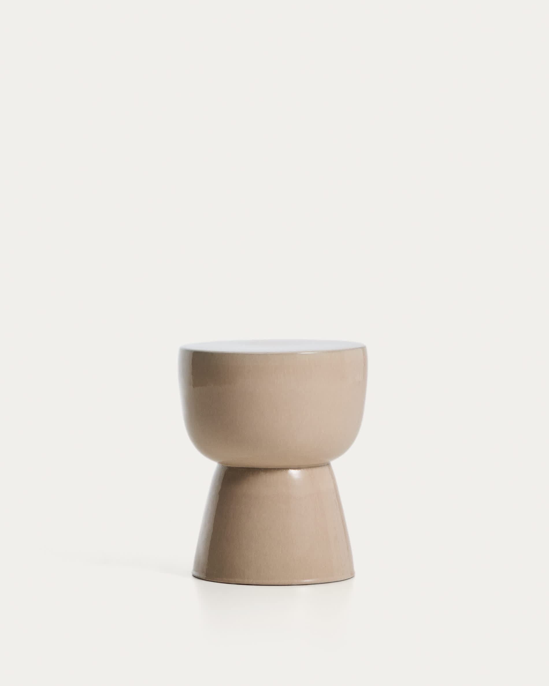 Mesquida outdoor side table in ceramic with glazed ecru finish Ø 36cm