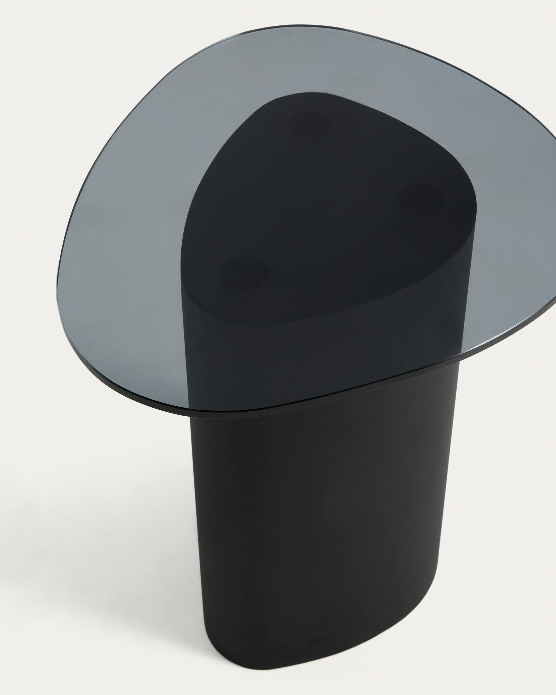Olir side table in tempered glass and black steel 48 x 46,8 cm
