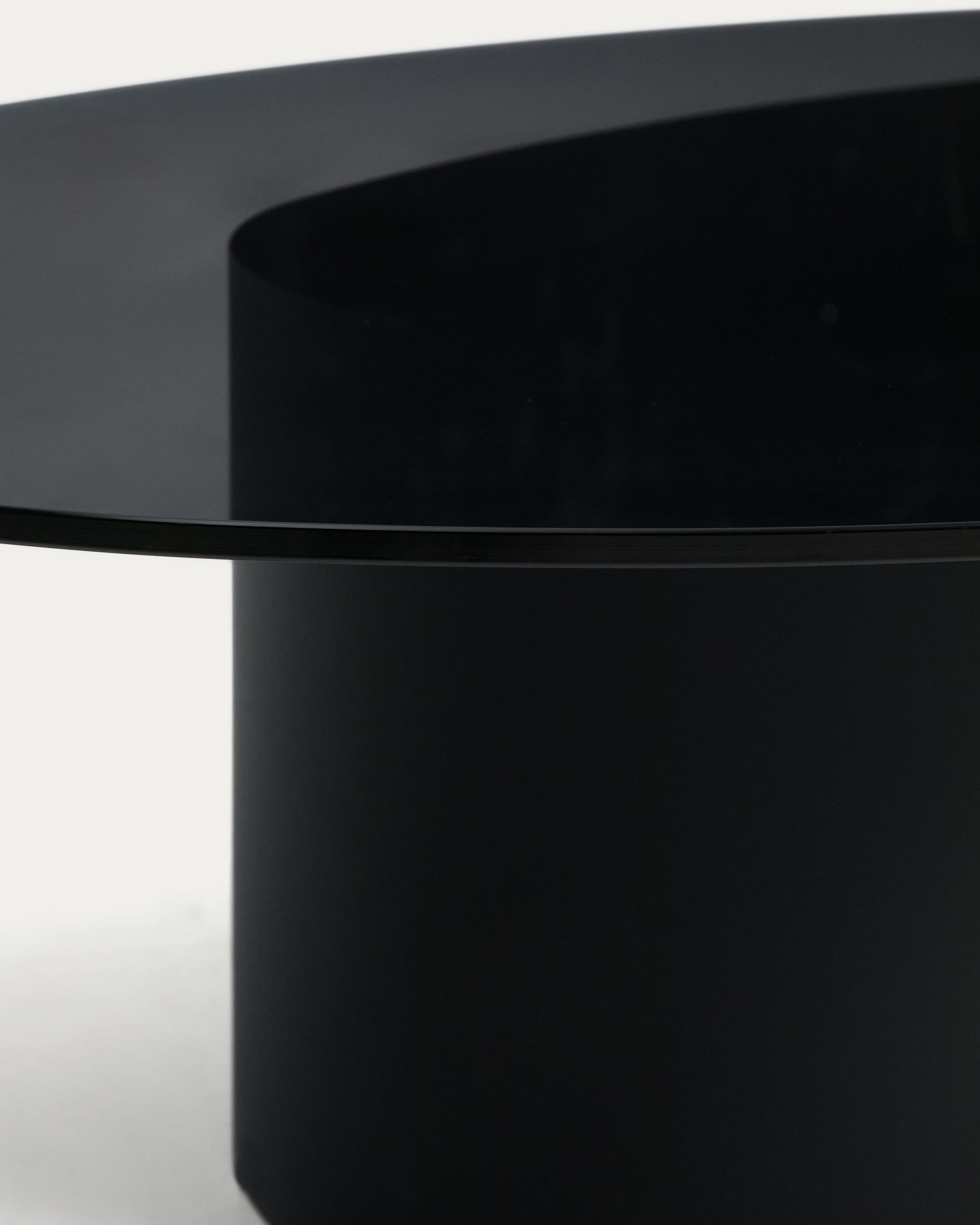 Olir coffee table in tempered glass and black steel 140 x 80 cm