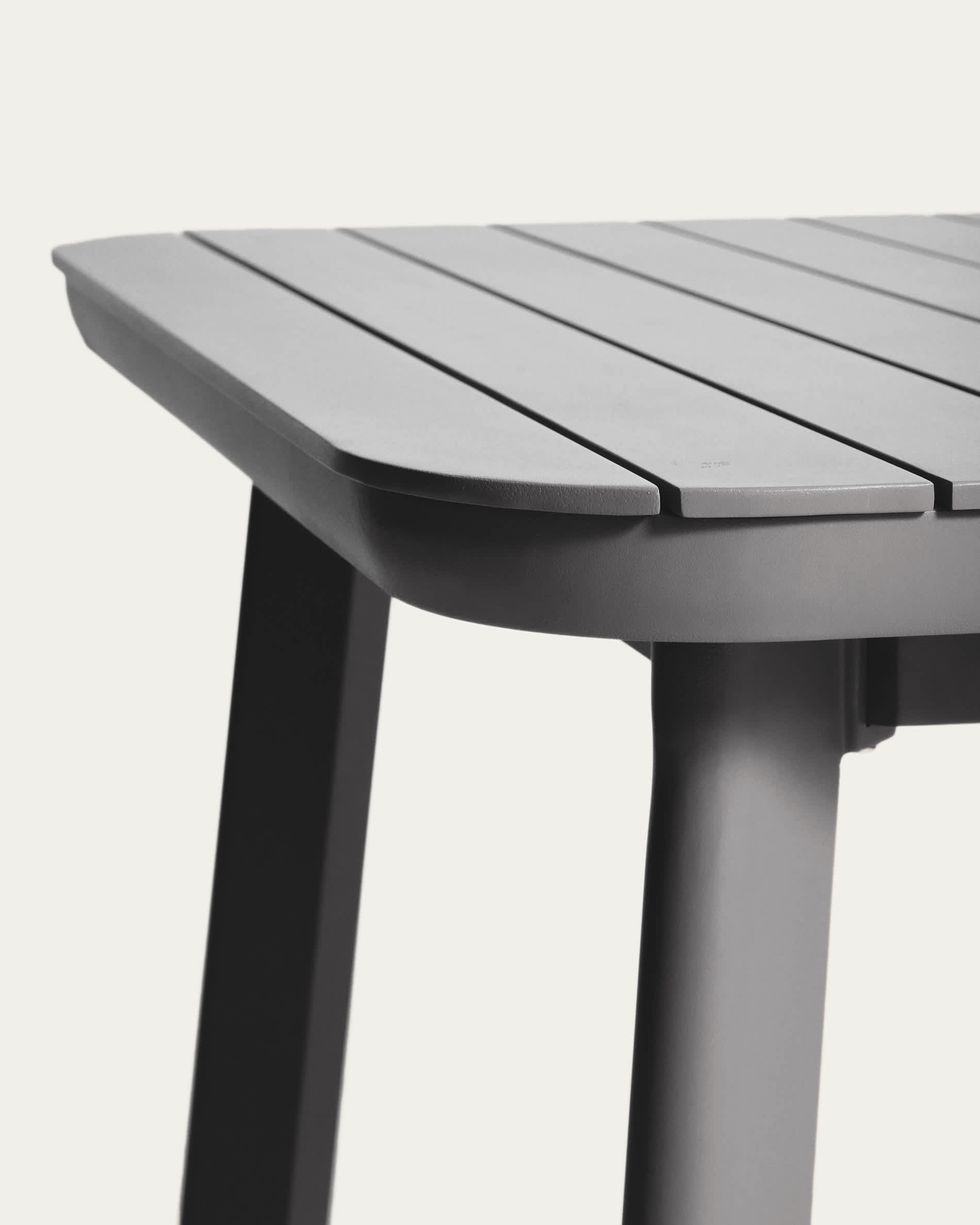 Izola extendable outdoor table in aluminium with graphite finish 220 (280) x 100cm