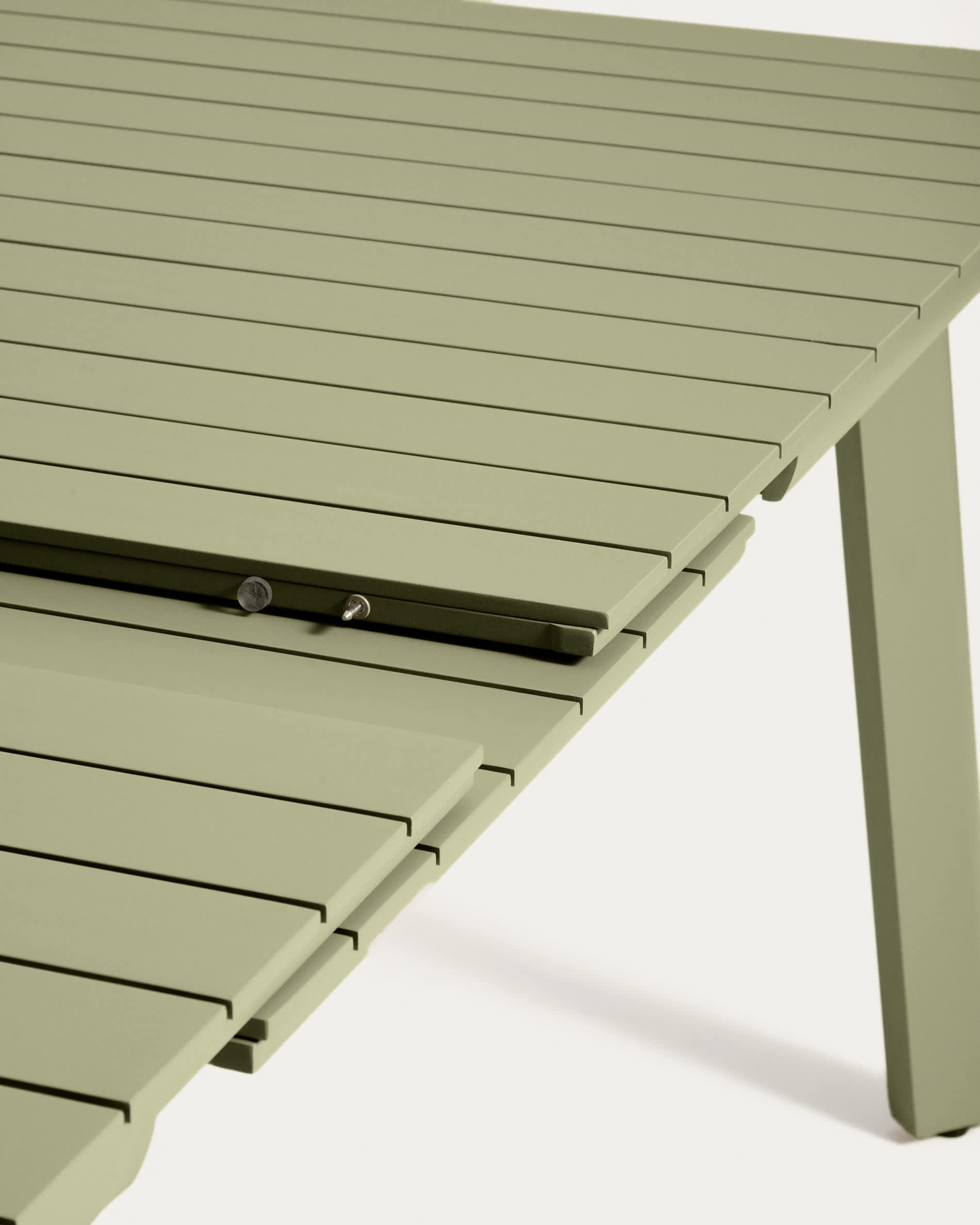 Izola extendable outdoor table in aluminium with green finish 220 (280) x 100cm