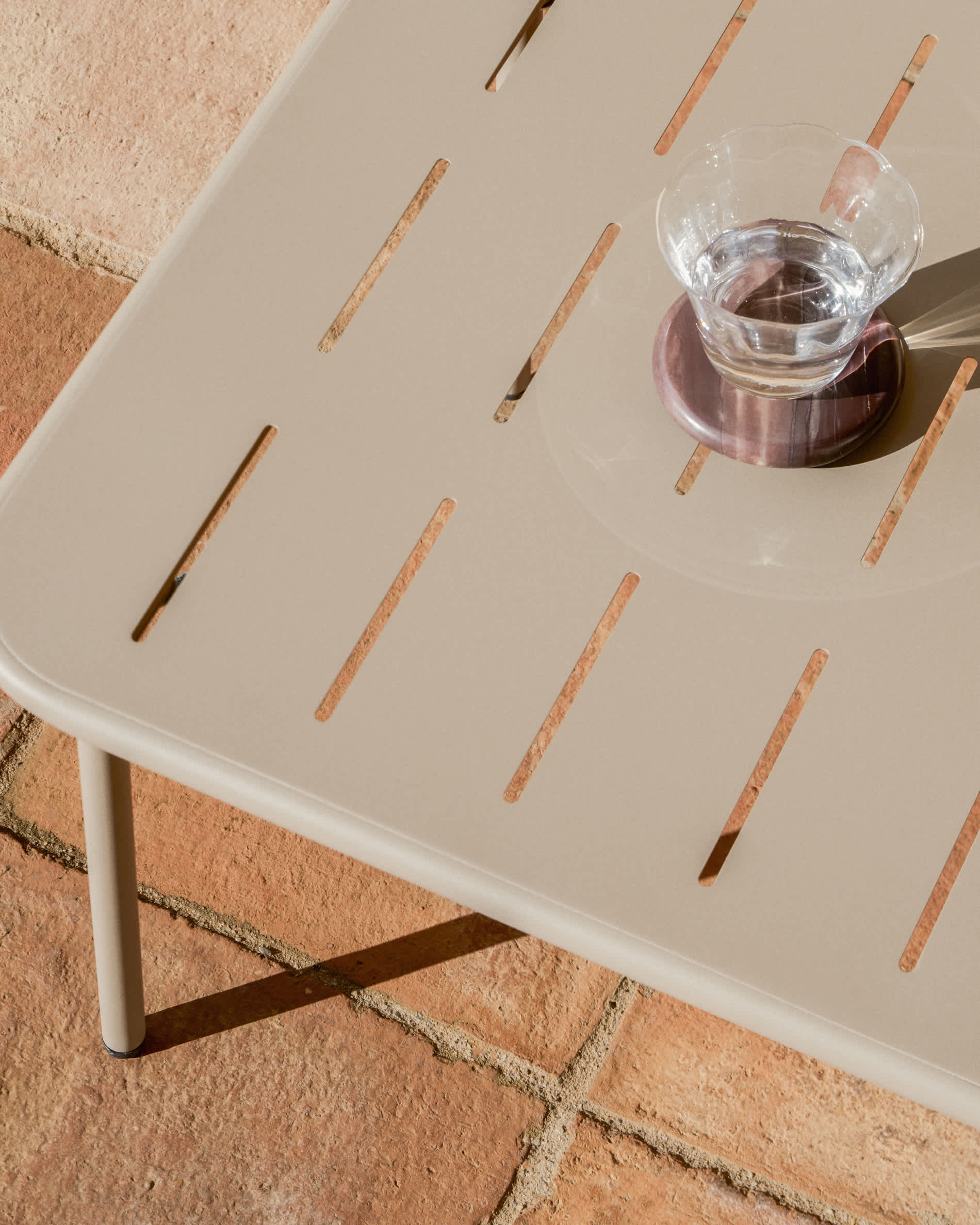 Zivia outdoor table in taupe galvanised steel 90 x 50cm